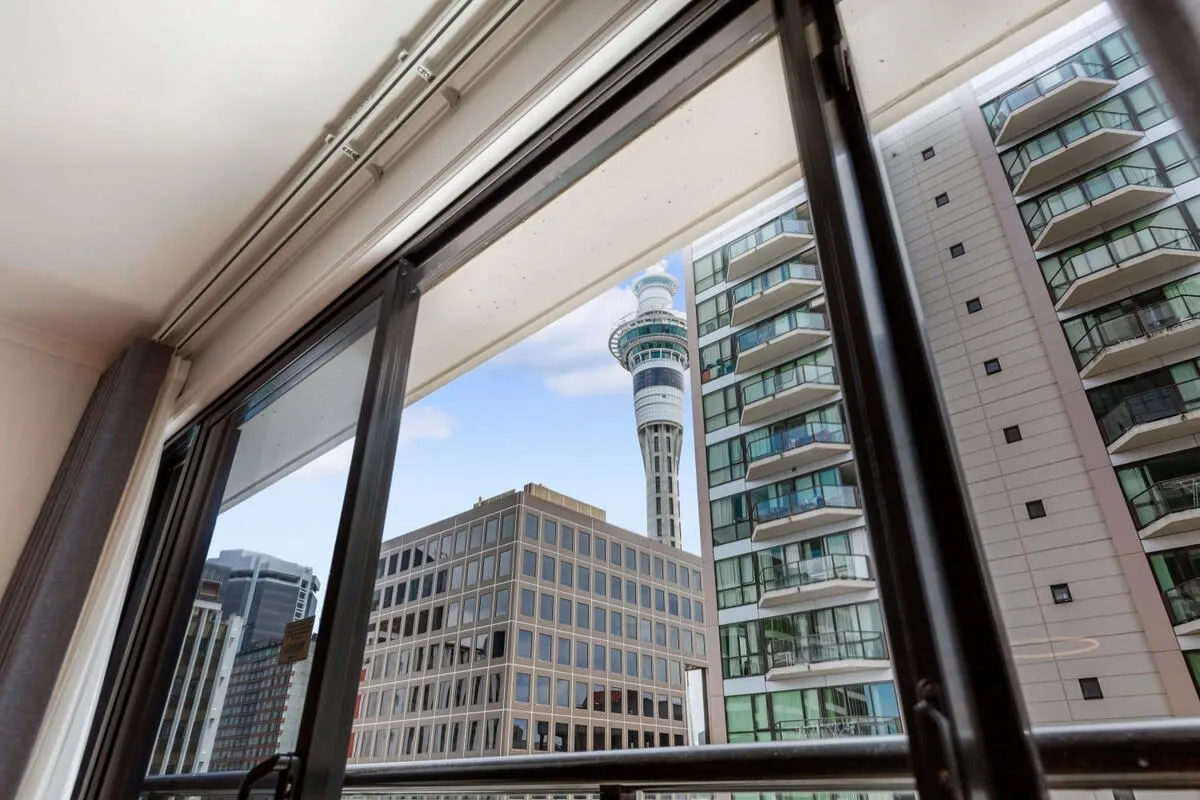 Elegant Executive Flat In Auckland - Intimate Digital-nomad Workspace & Parking #2