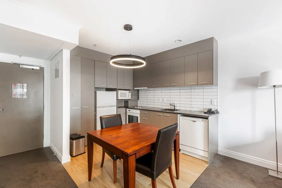 Elegant Executive Flat In Auckland - Intimate Digital-nomad Workspace & Parking #4