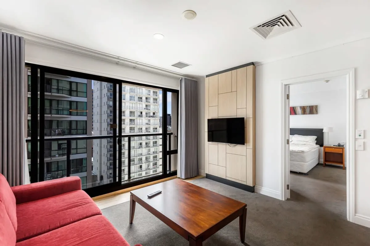 Elegant Executive Flat In Auckland - Intimate Digital-nomad Workspace & Parking