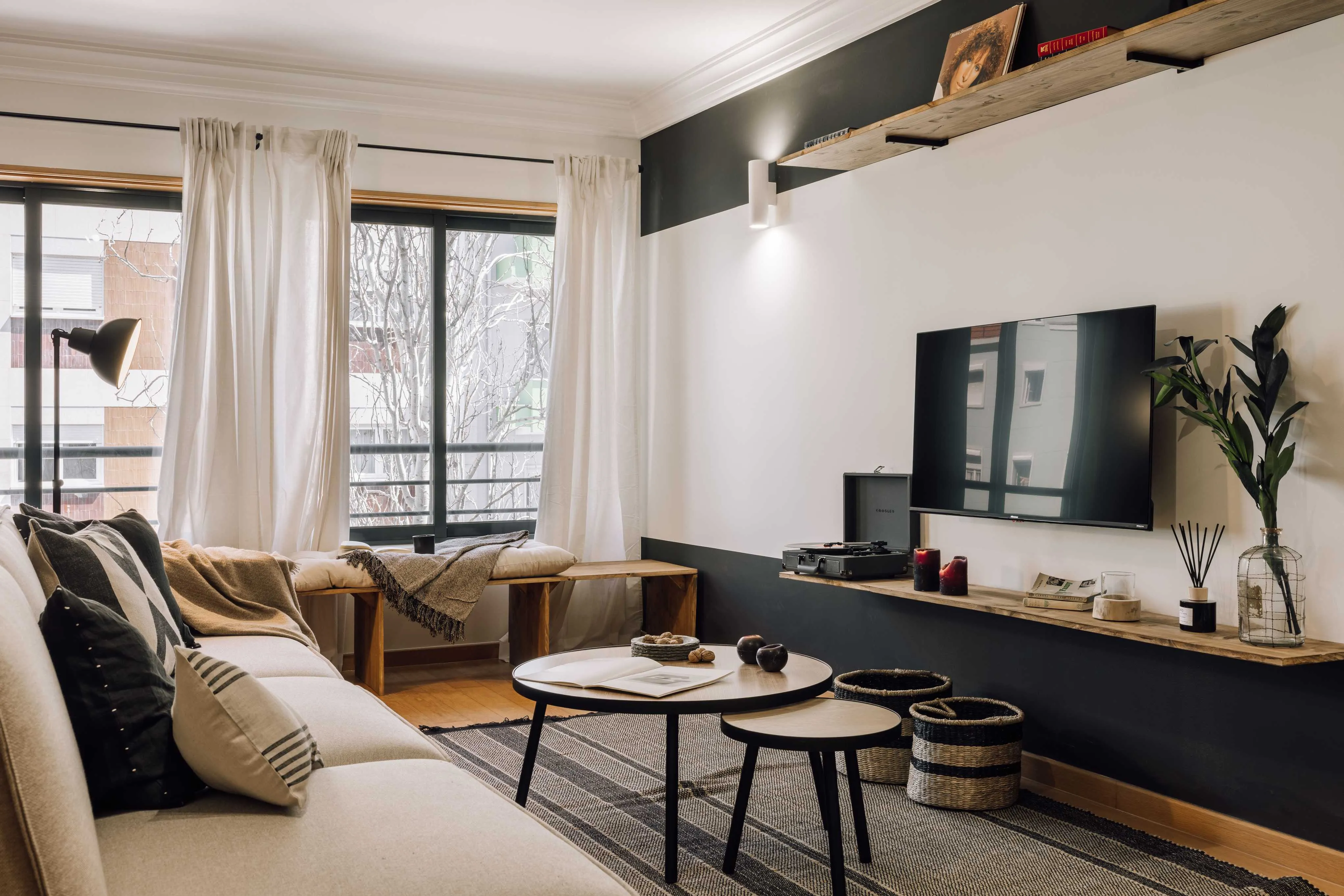 Luxury Lisbon Penthouse With Gigabit Internet And Professional Remote Work Setup #3