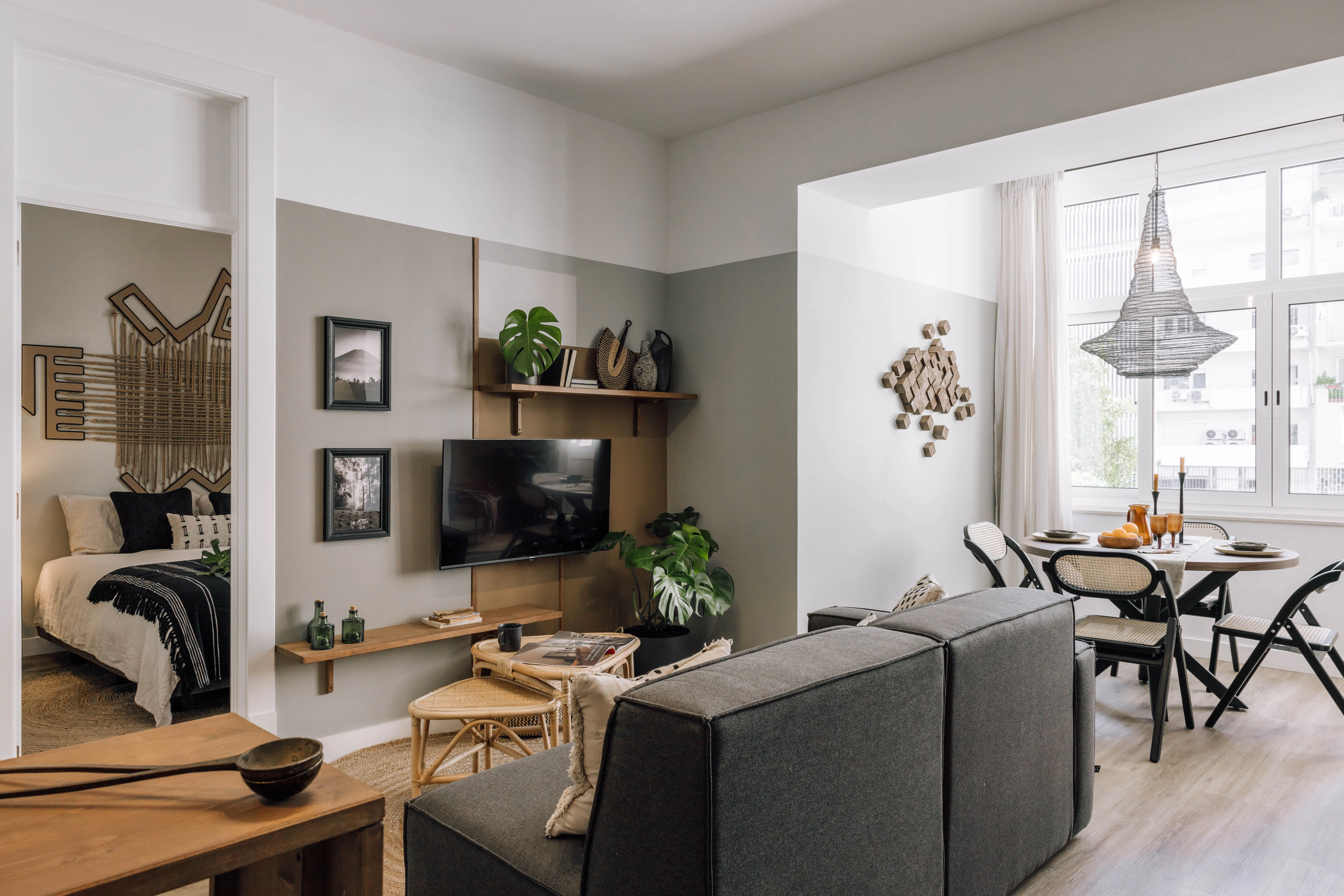 Compact Lisbon Executive Flat With High-speed Fiber, Dual Monitors & Gourmet Kitchen #3