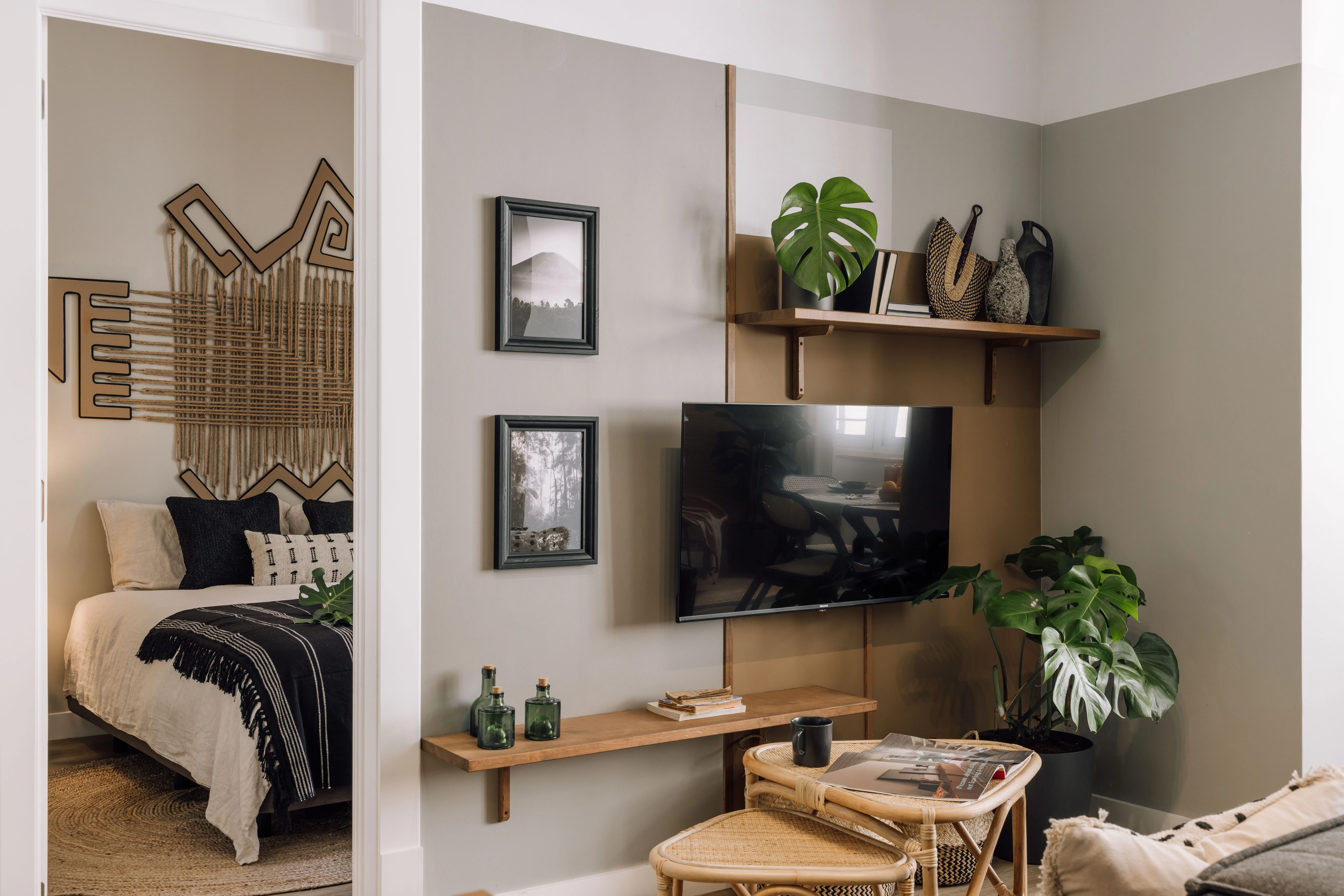 Compact Lisbon Executive Flat With High-speed Fiber, Dual Monitors & Gourmet Kitchen #4