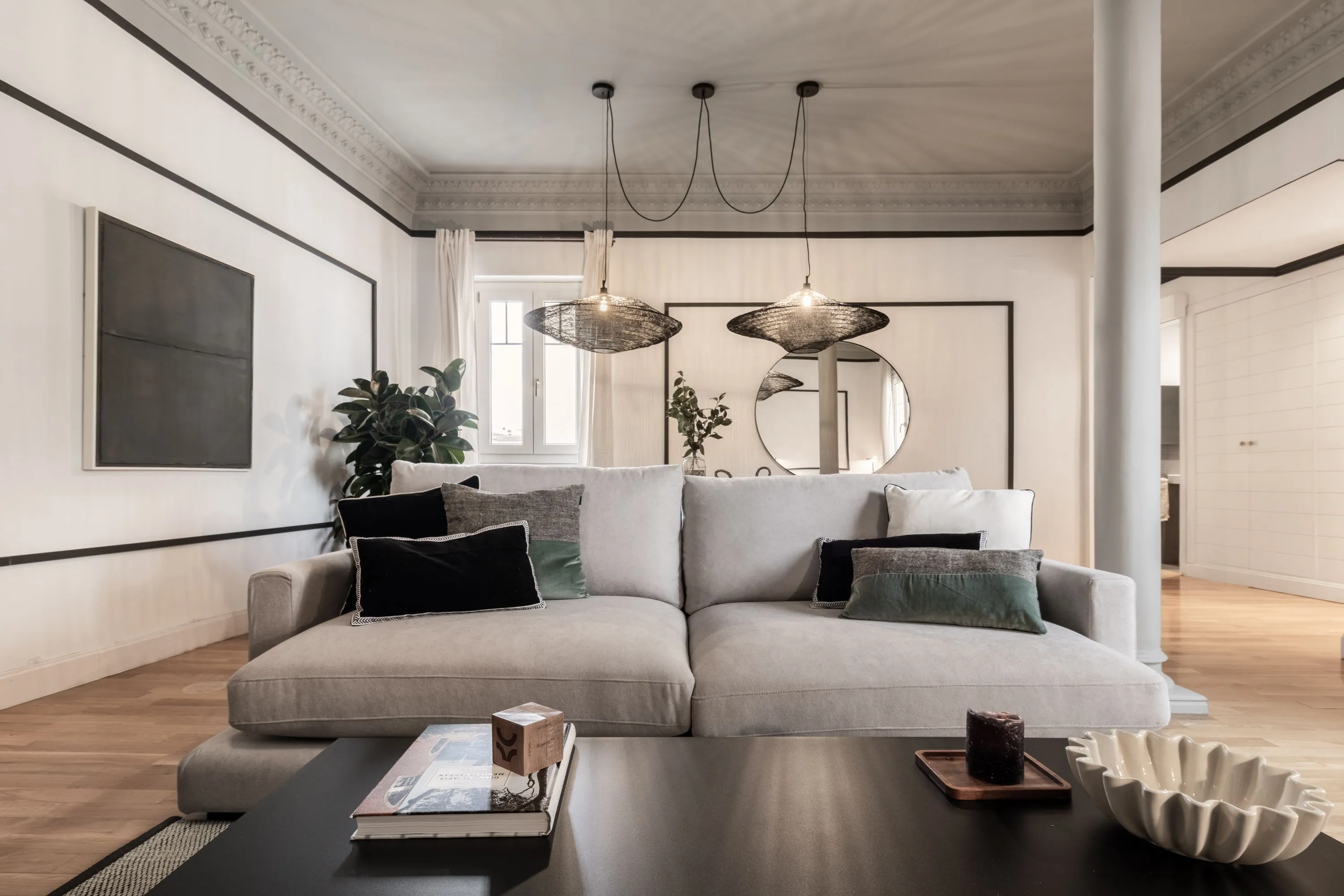Luxurious Madrid Flat With Pro Workstation & Podcast Setup For Remote Professionals #3