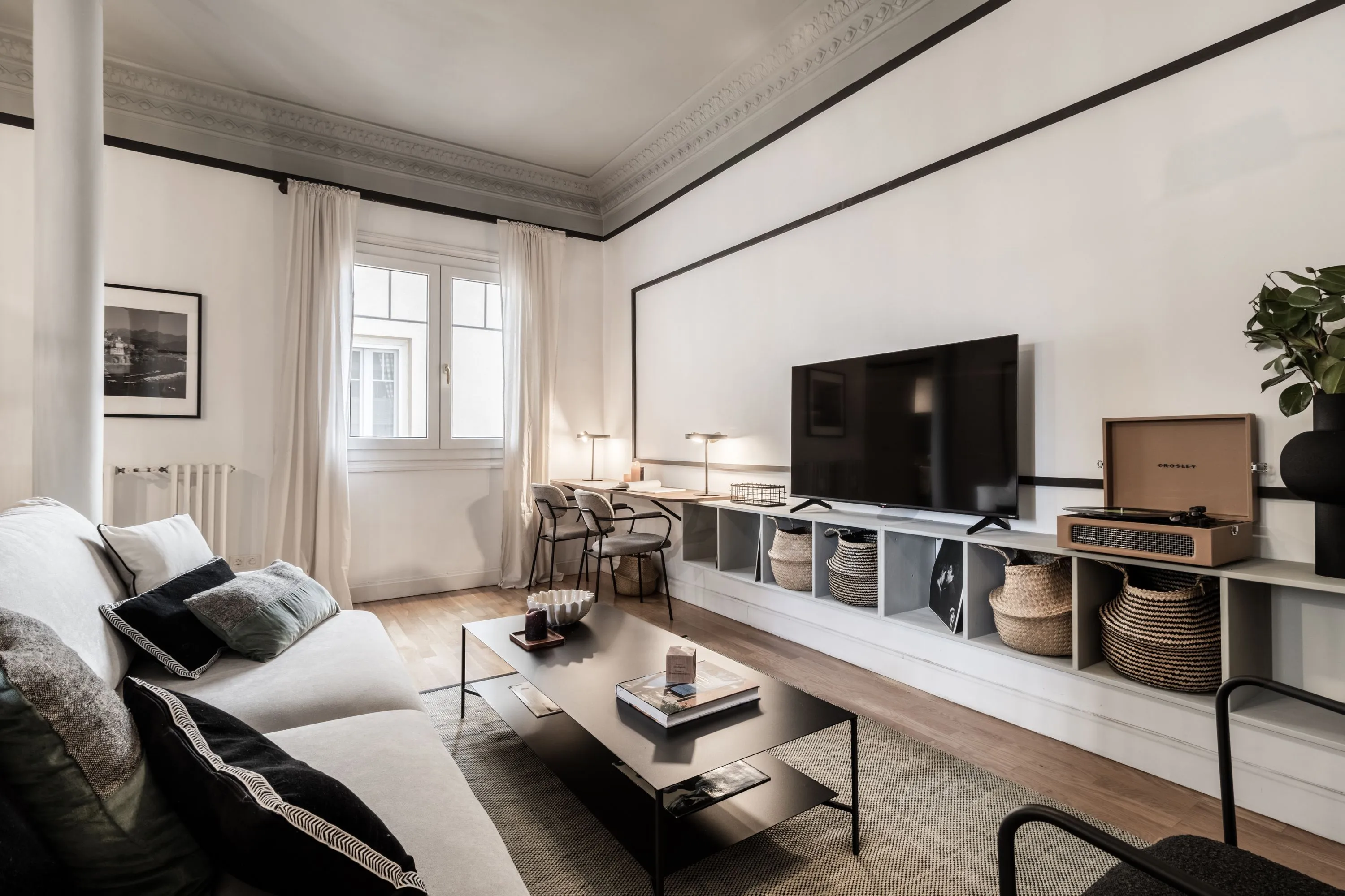 Luxurious Madrid Flat With Pro Workstation & Podcast Setup For Remote Professionals #5