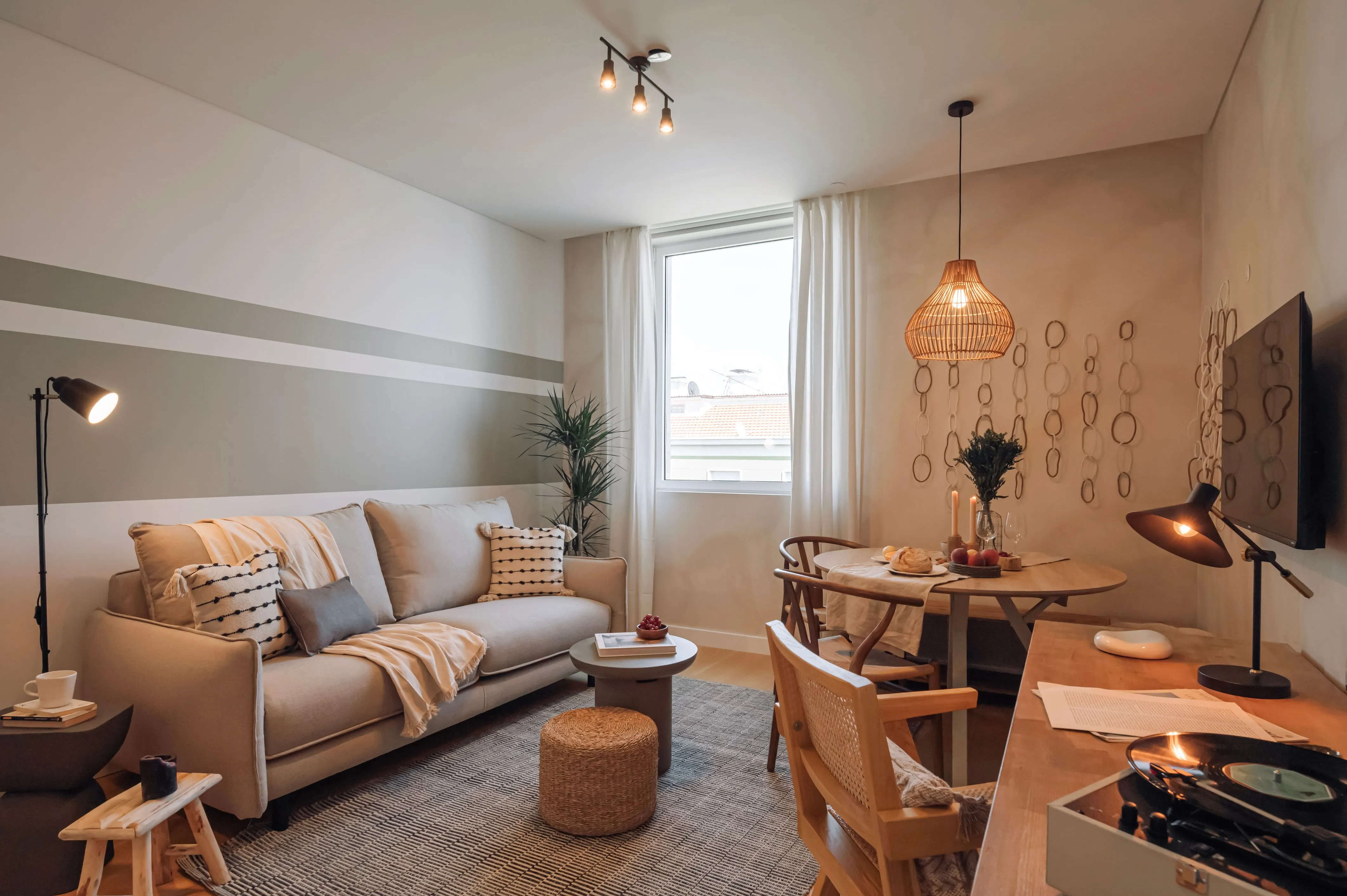 Spacious Lisbon Flat With High-speed Fiber & Pro Workspace Setup For Remote Work #2