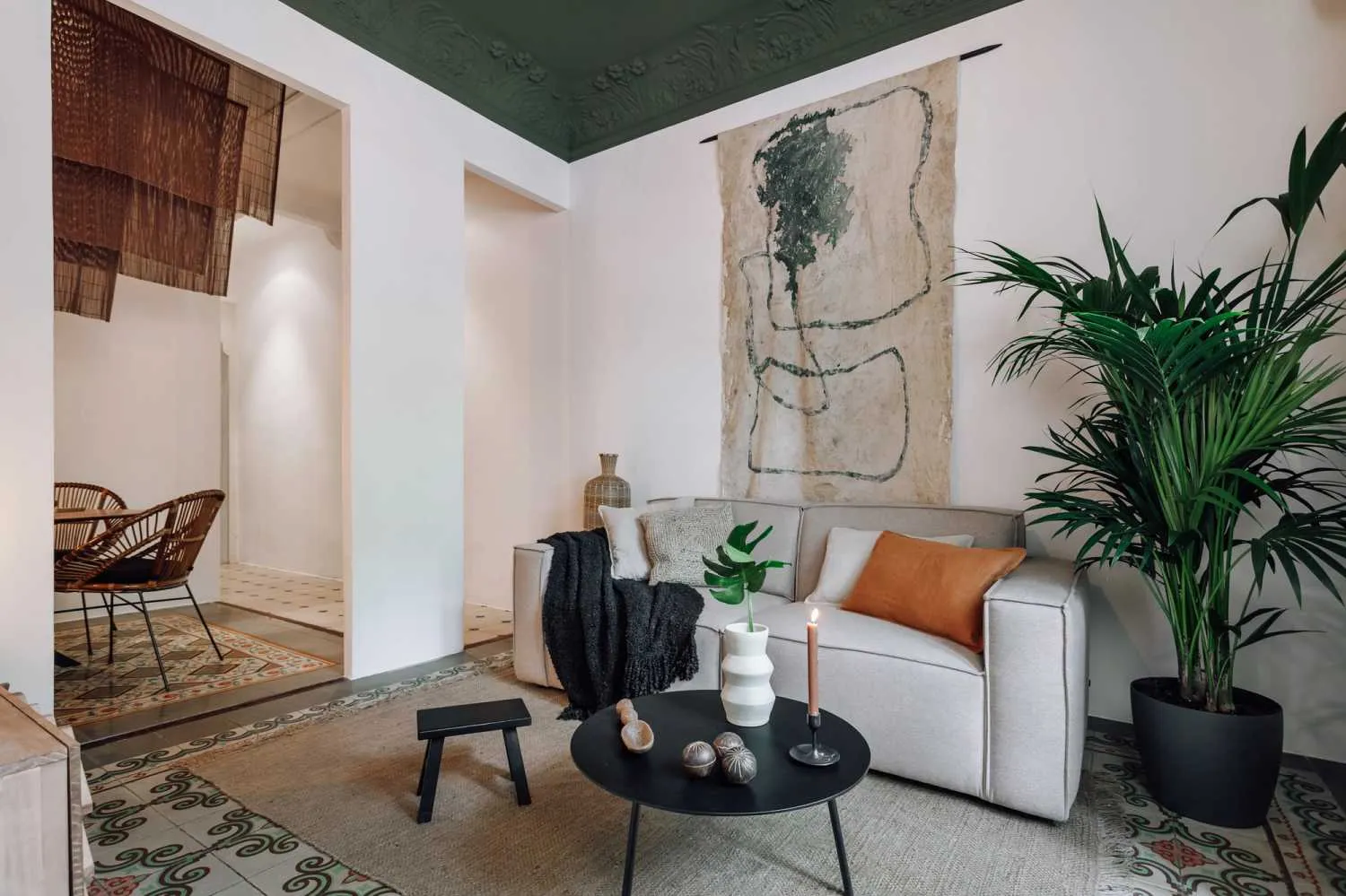 Elegant Barcelona Flat With Gigabit Internet And Professional Home Office Setup #2