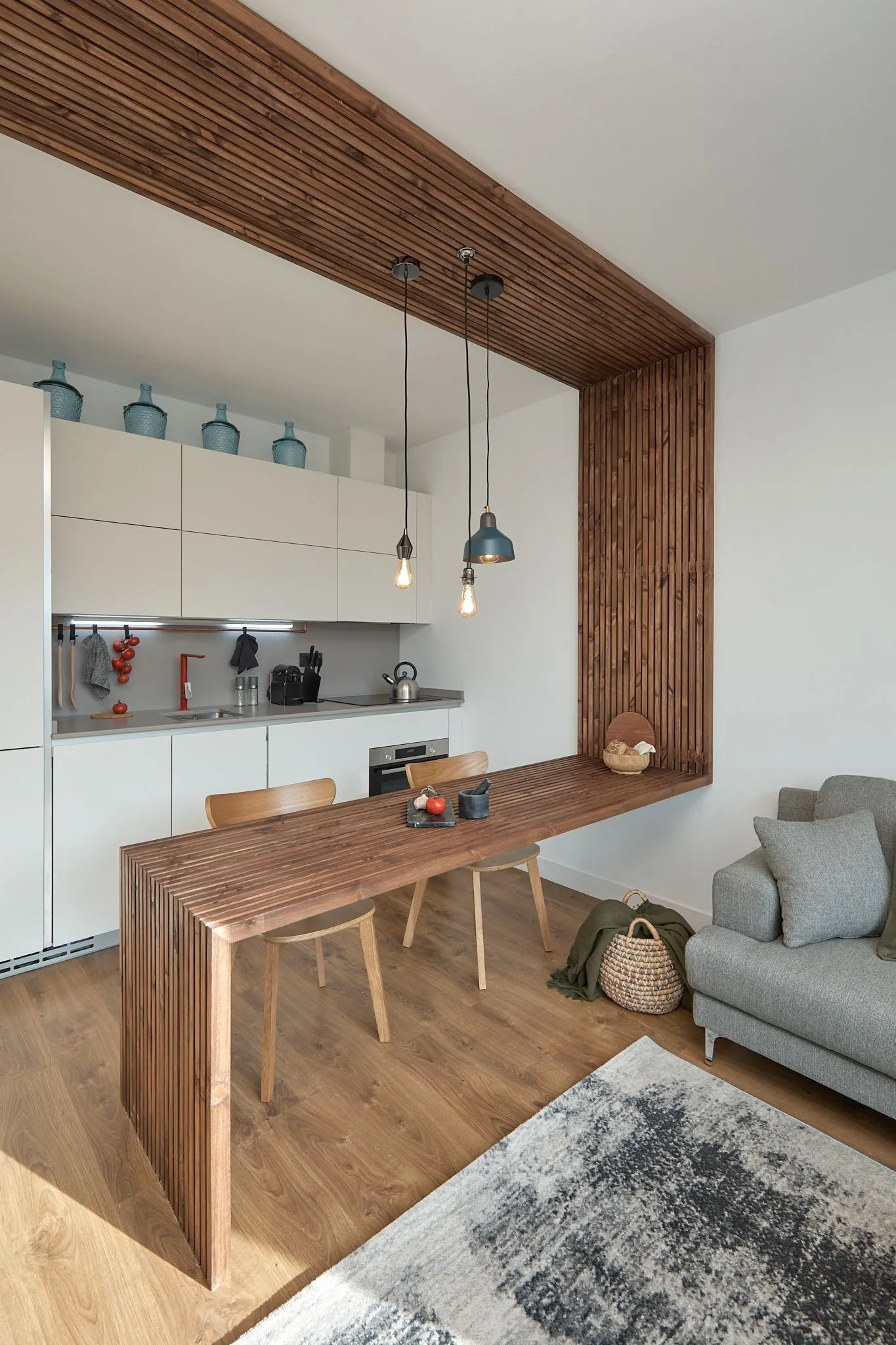 Airy Designer 2-bed Flat With Gigabit Internet & Pro Workstation In Barcelona #5