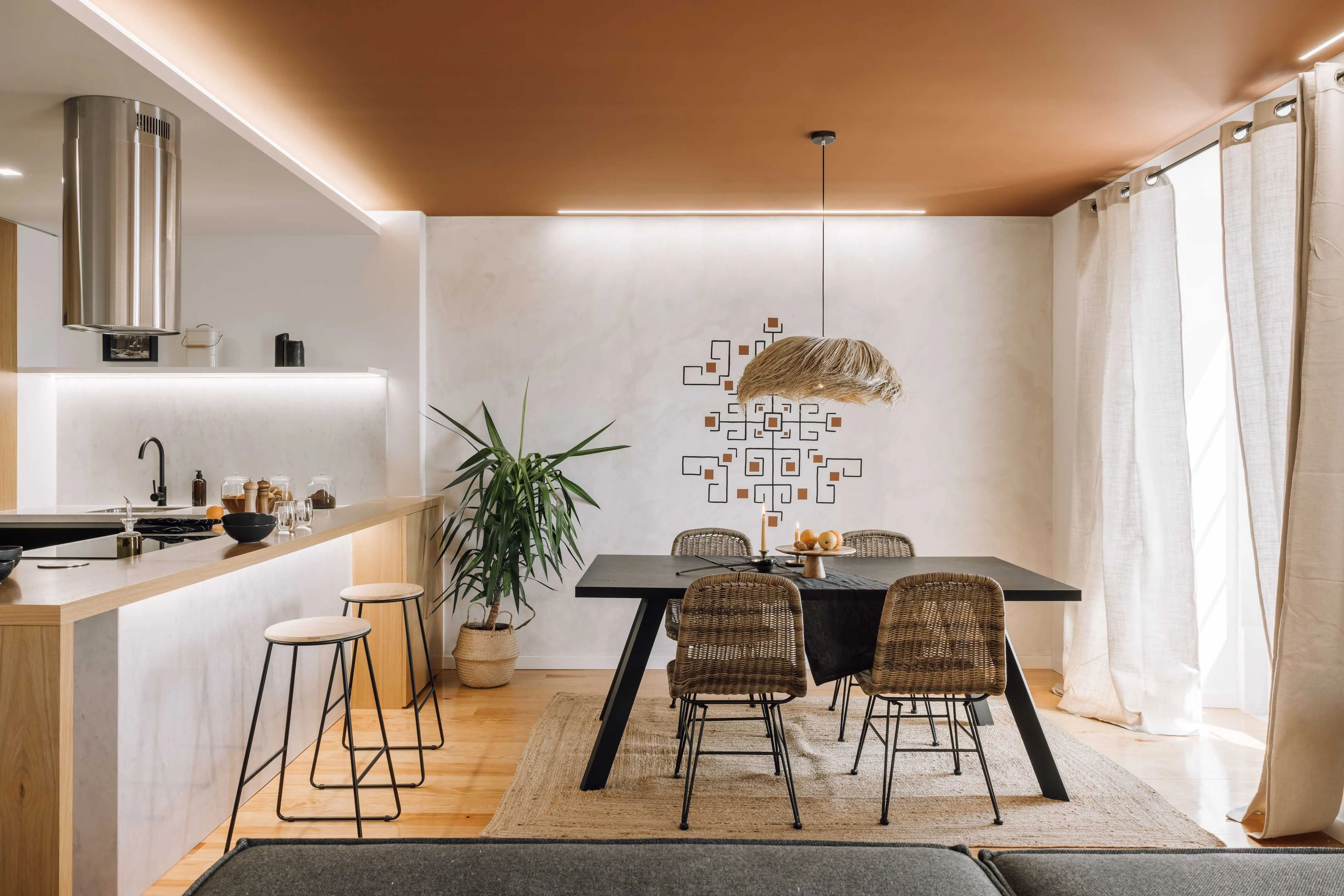 Spacious Lisbon Trendy Flat With Gigabit Internet And Dual Monitors For Remote Work #2