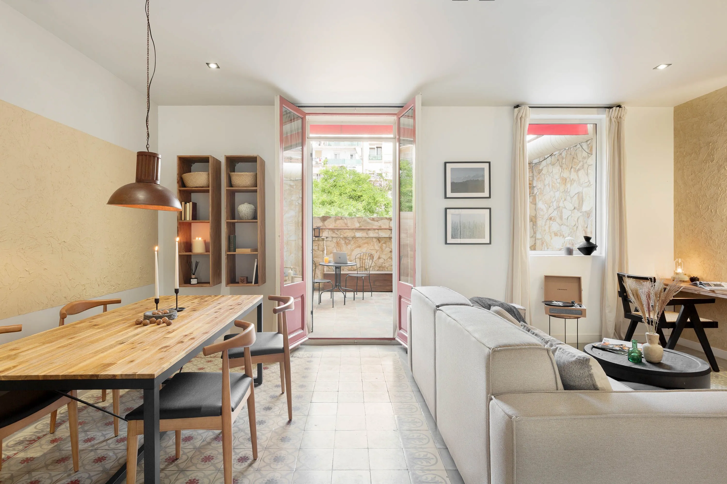 Contemporary 73m2 Barcelona Flat With Gigabit Internet & Pro Office Setup For Digital Nomads #4