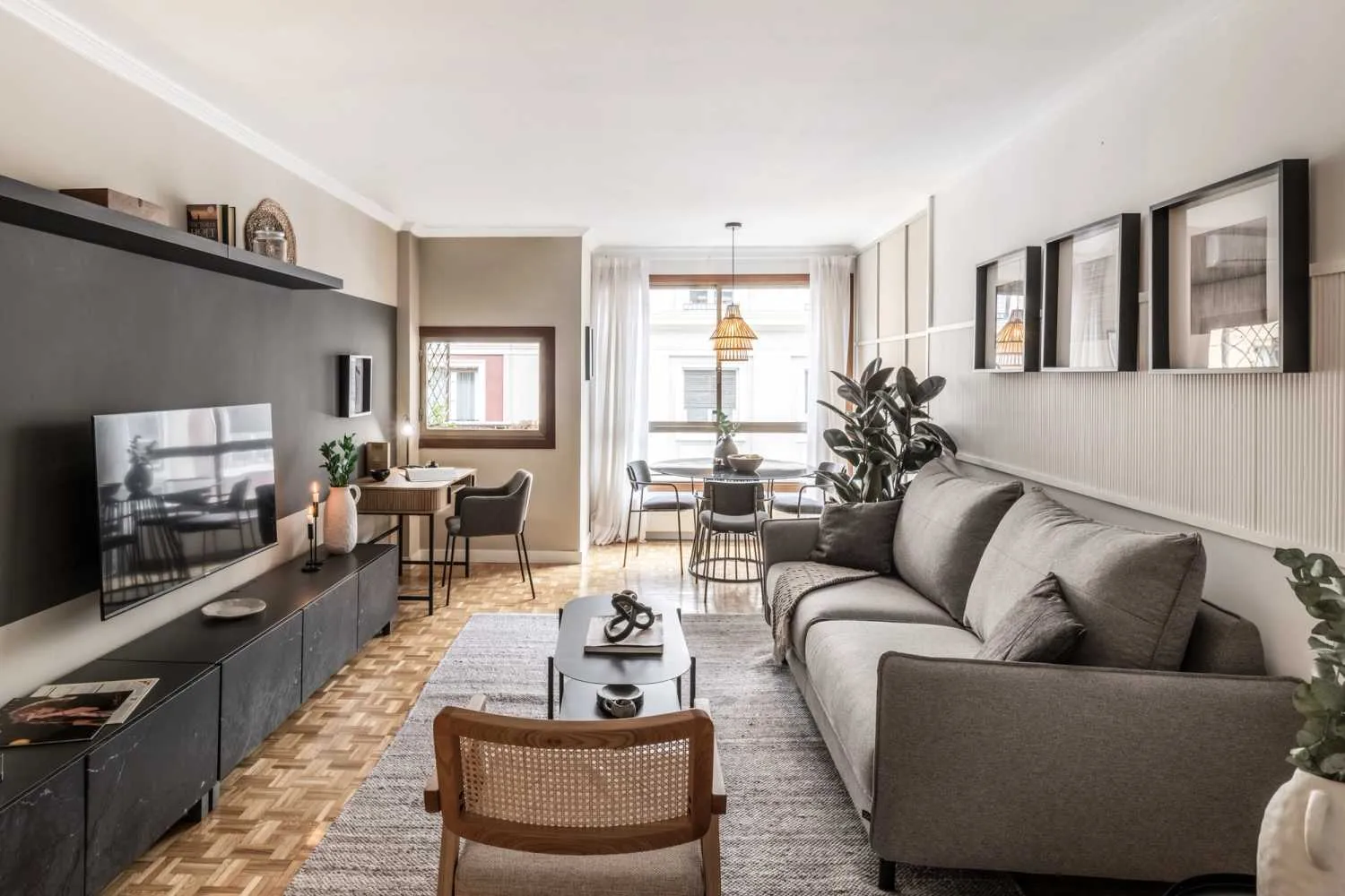 Sleek Madrid Flat With Gigabit Internet & Pro Home Office Setup For Digital Nomads #2