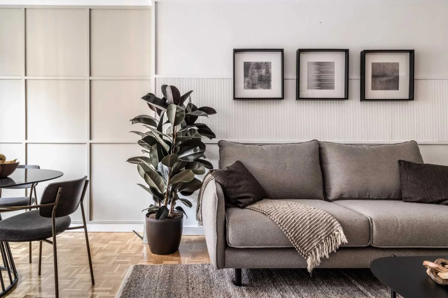 Sleek Madrid Flat With Gigabit Internet & Pro Home Office Setup For Digital Nomads #4