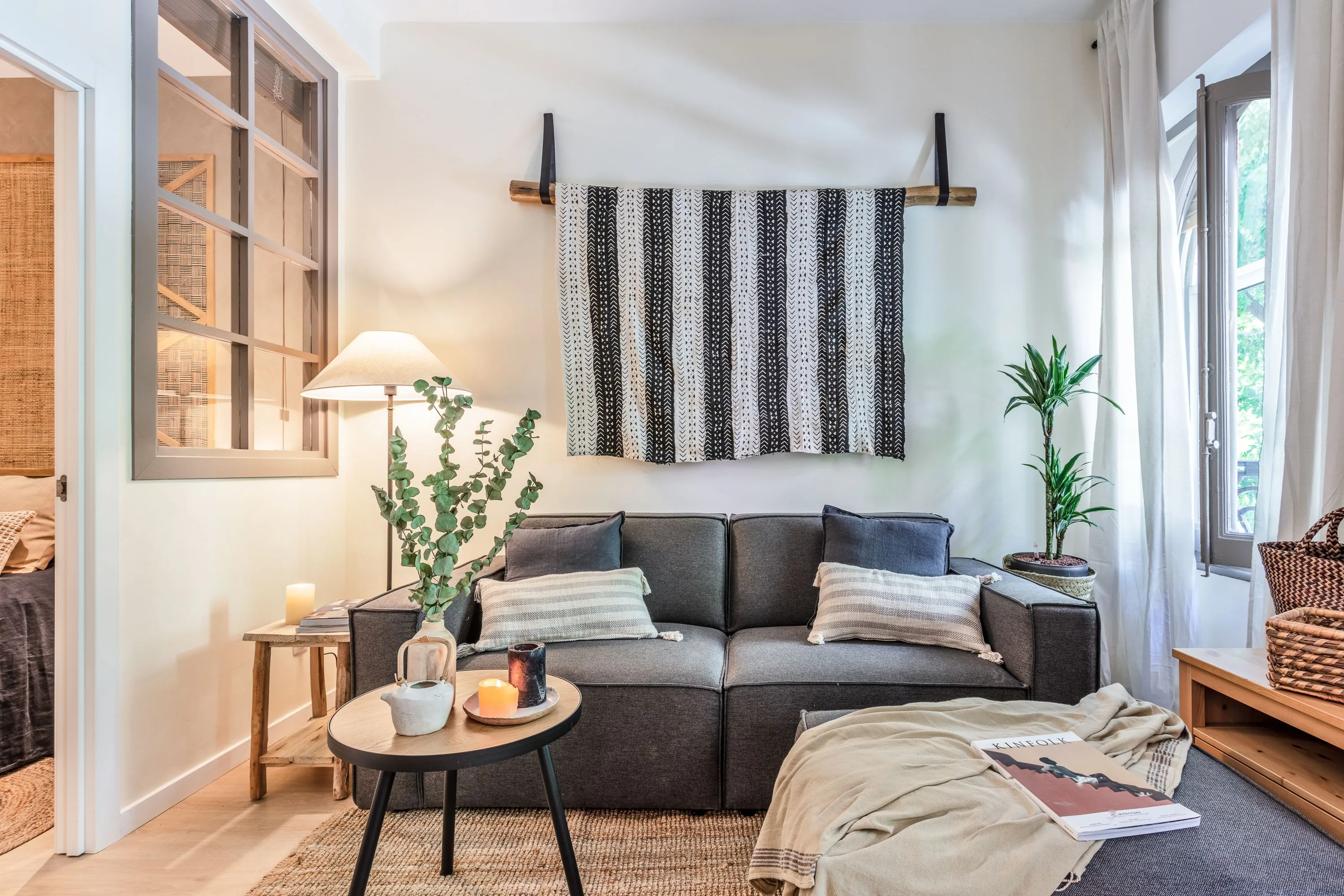 Impressive Madrid Flat With Ultra-fast Wifi & Dual Monitors For Remote Work Efficiency #4