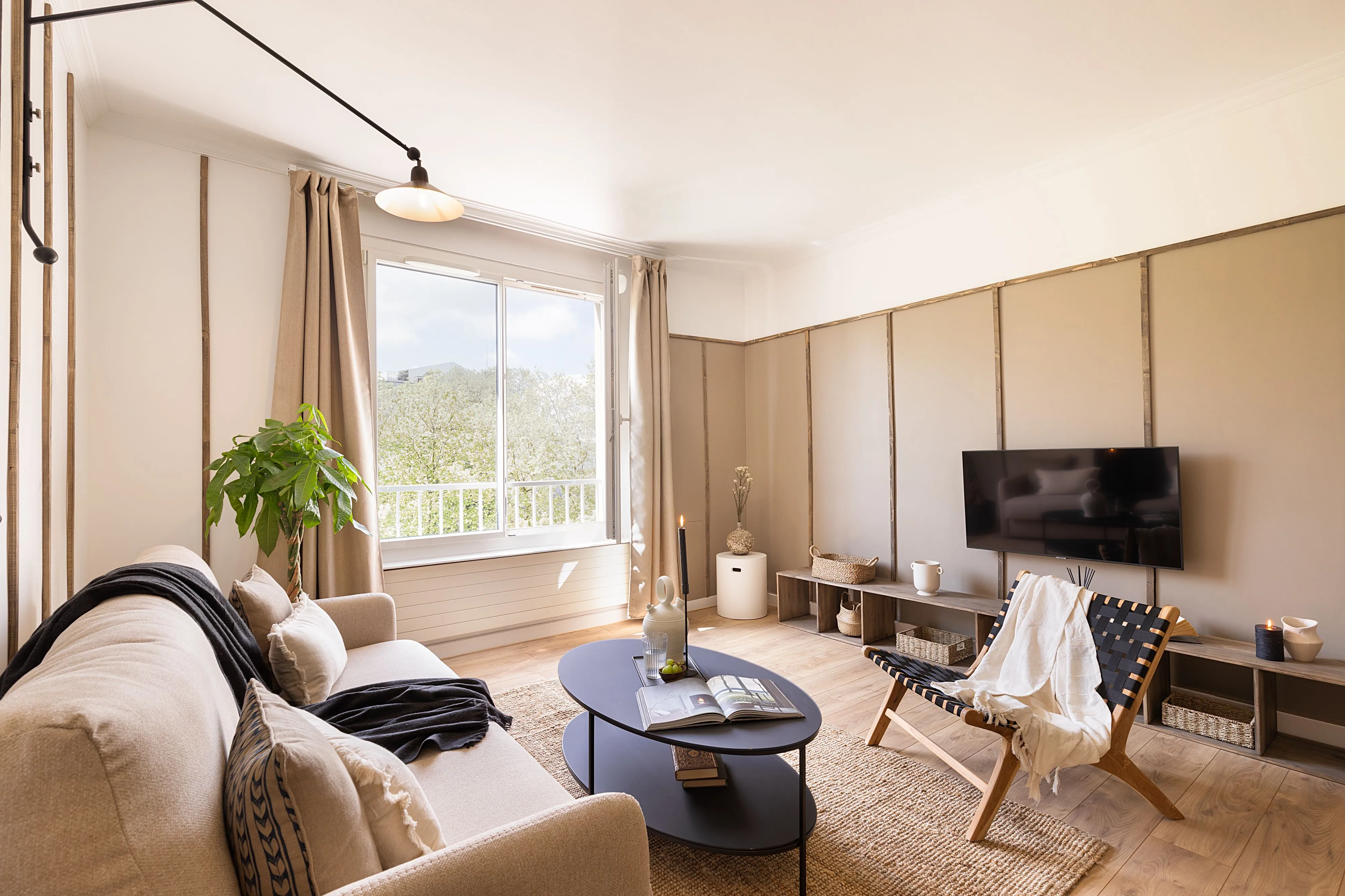 Upscale Paris Flat With Ultra-fast Wifi & Pro Workspace For Remote Productivity #3