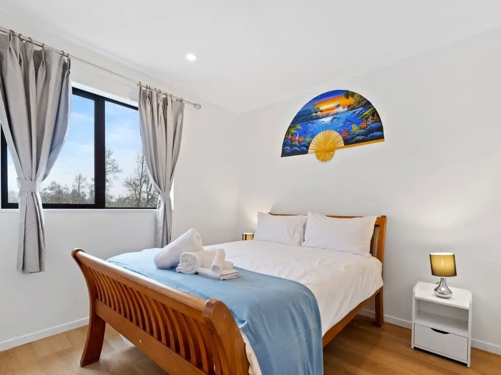 Sophisticated, Cozy 3-br Auckland Flat - Dedicated Home Office & High-speed Wifi #4