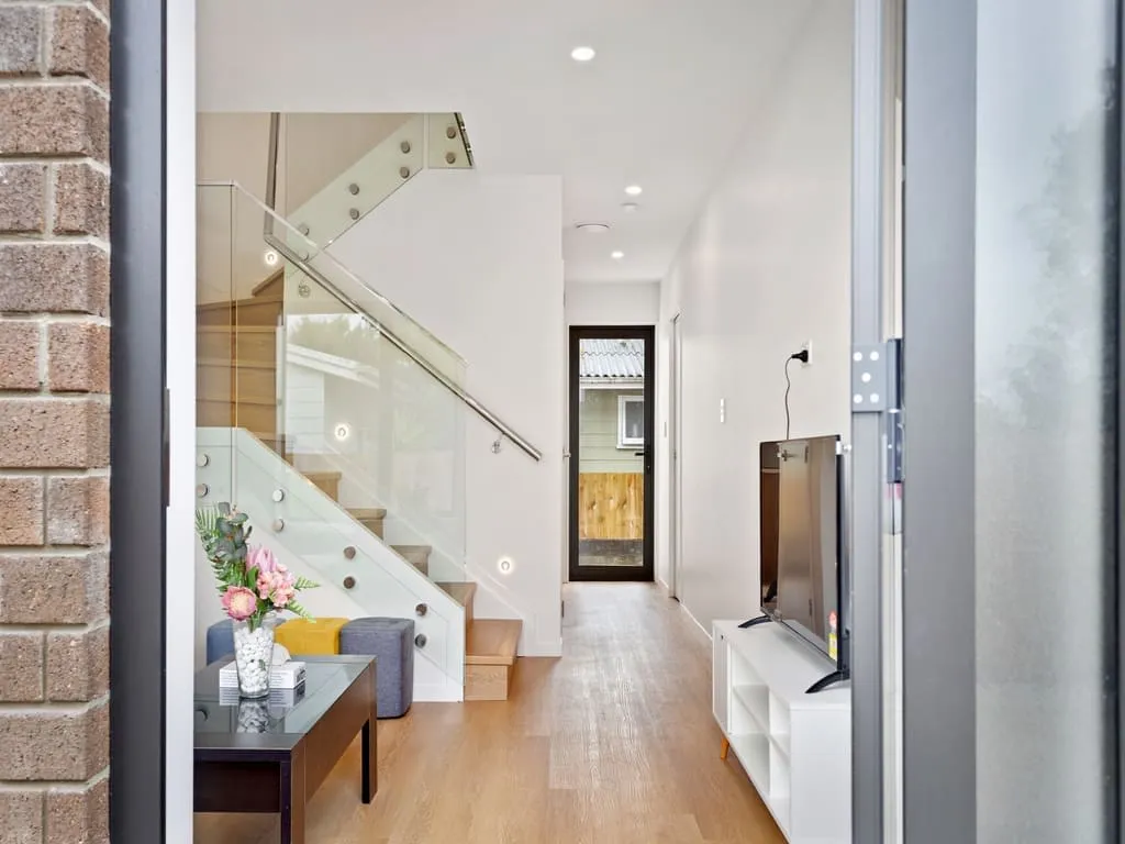 Sophisticated, Cozy 3-br Auckland Flat - Dedicated Home Office & High-speed Wifi