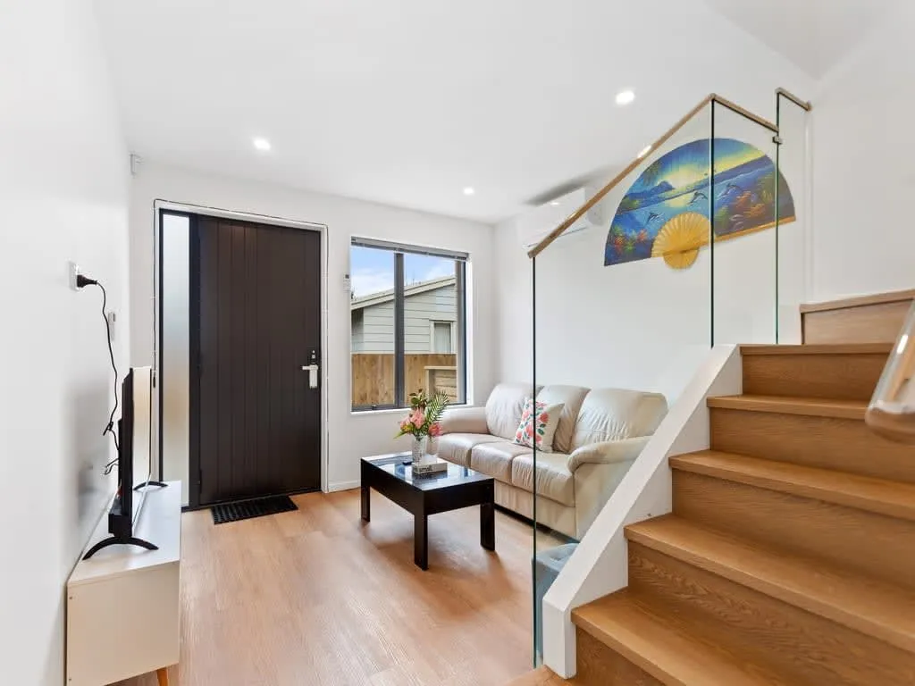 Sophisticated, Cozy 3-br Auckland Flat - Dedicated Home Office & High-speed Wifi #2
