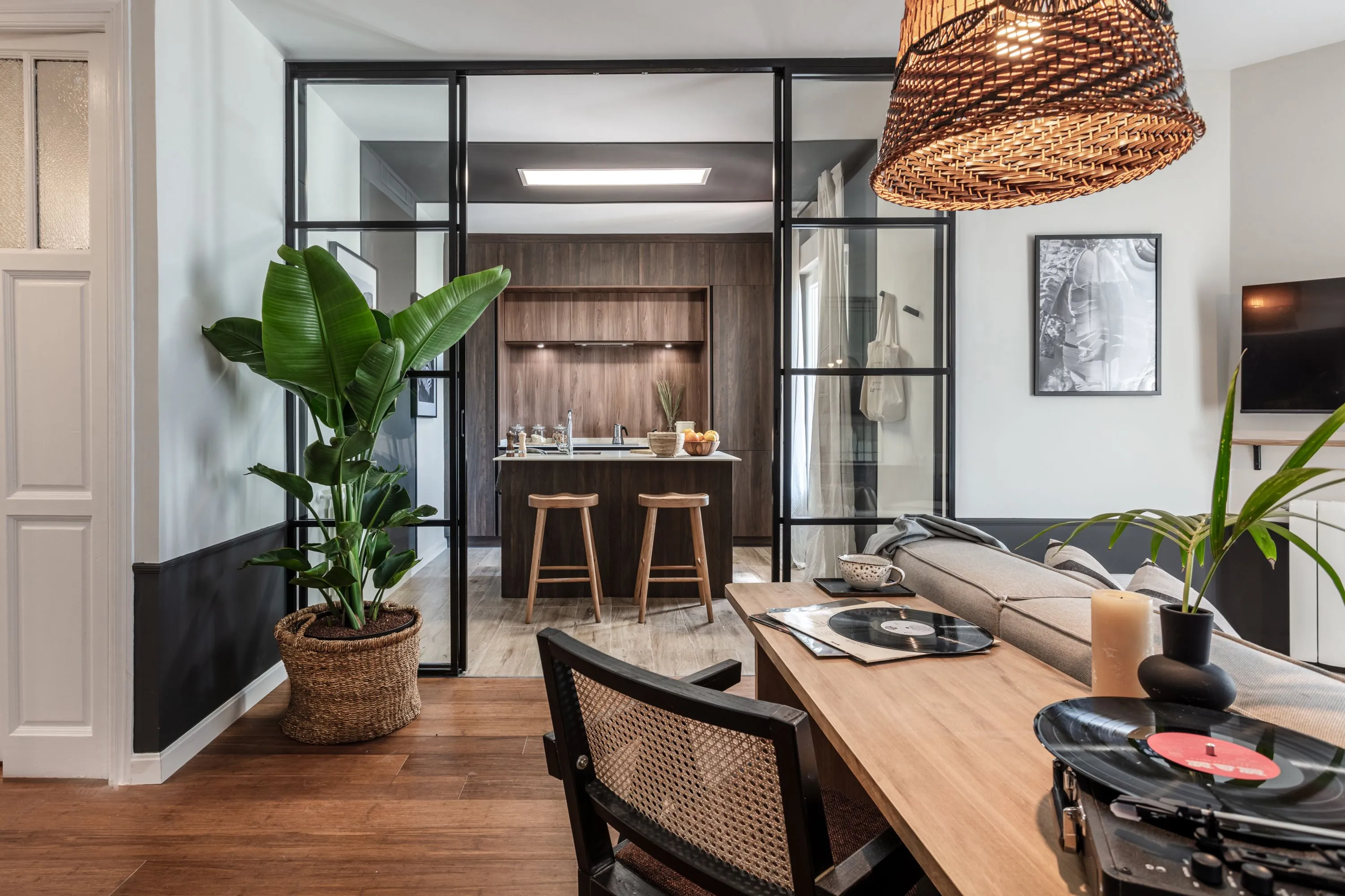 Curated Madrid Flat With Ultra-fast Wifi & Professional Home Office Setup #4