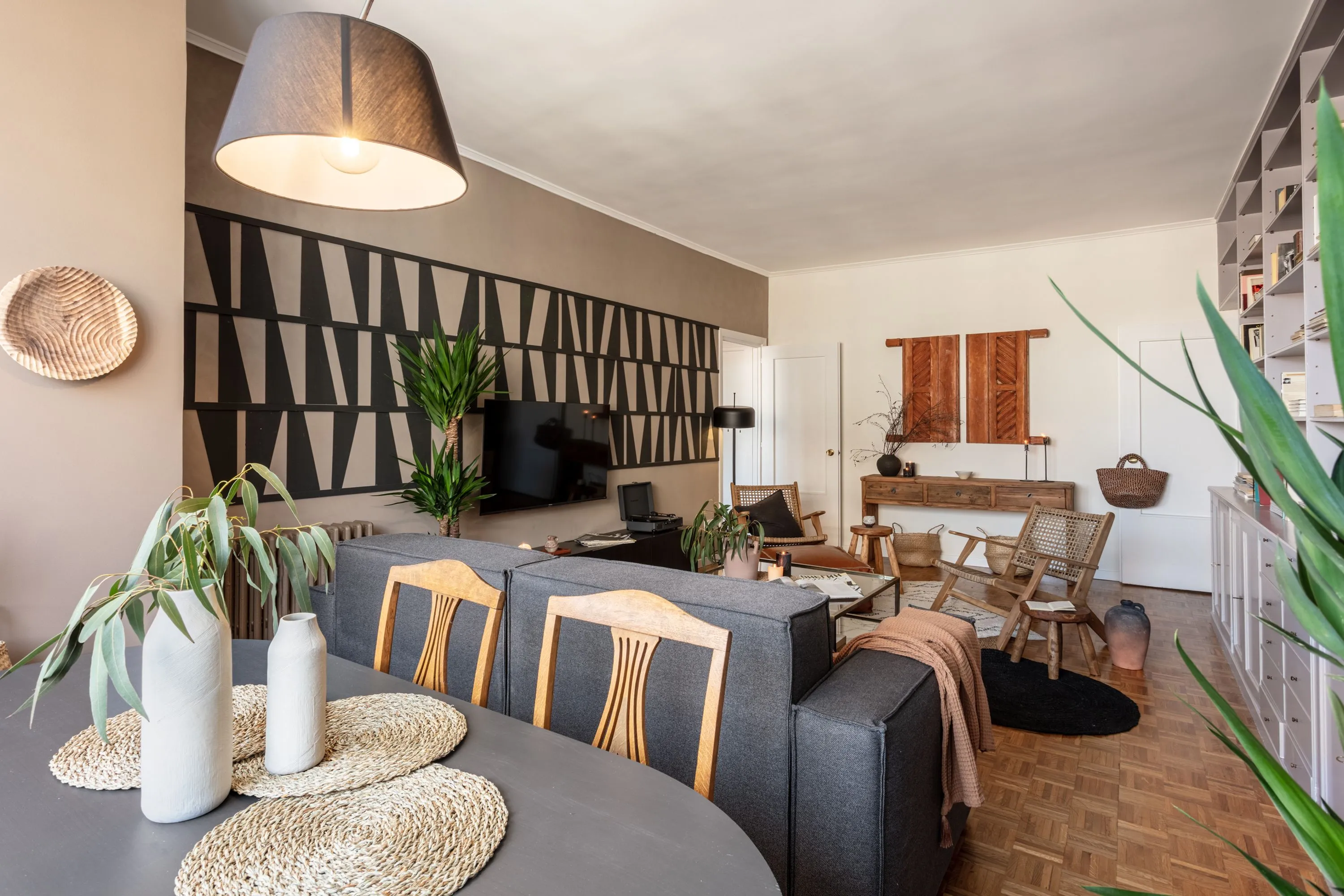 Spacious Madrid Flat With High-speed Fiber & Dual Monitors For Remote Productivity #3
