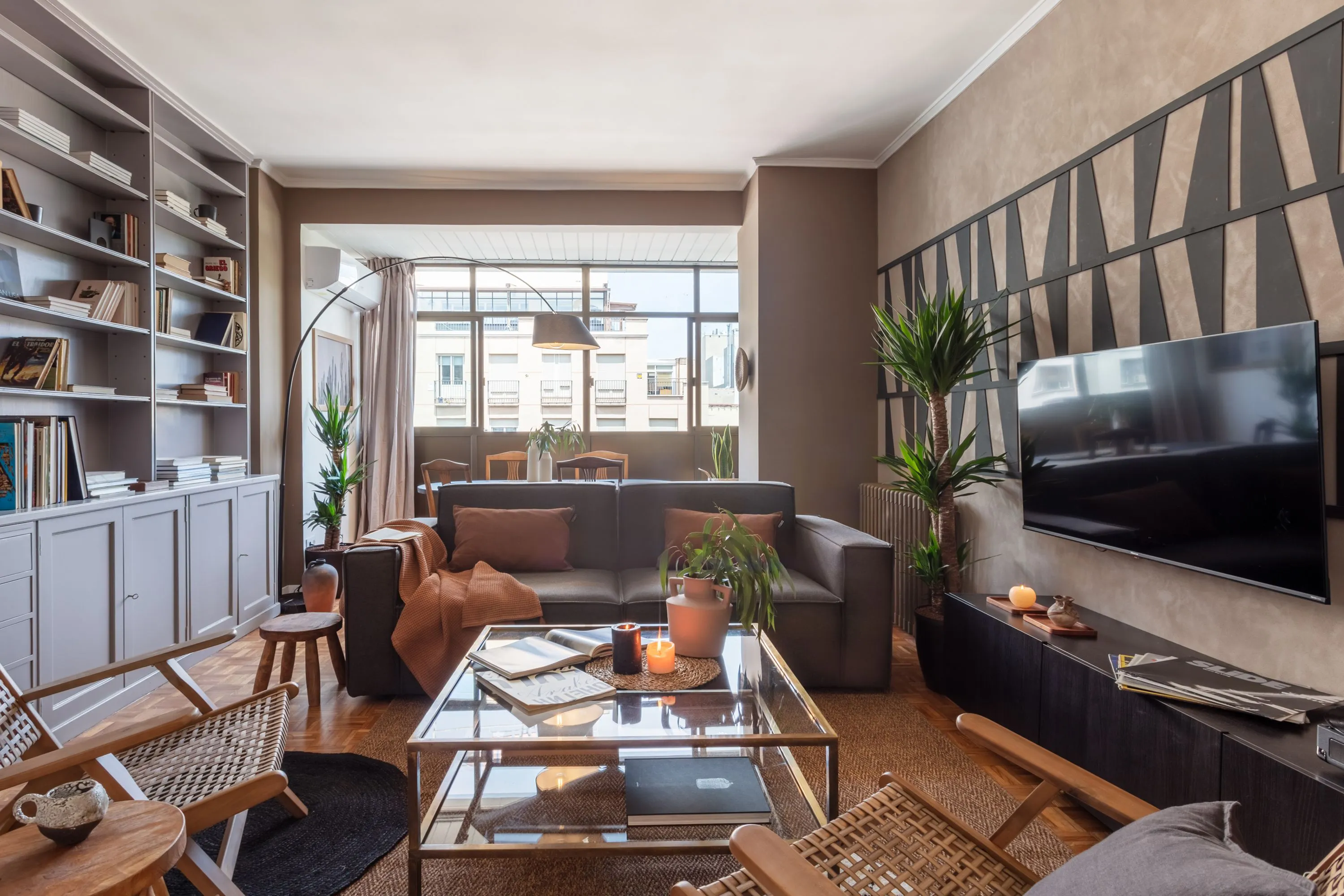 Spacious Madrid Flat With High-speed Fiber & Dual Monitors For Remote Productivity #2
