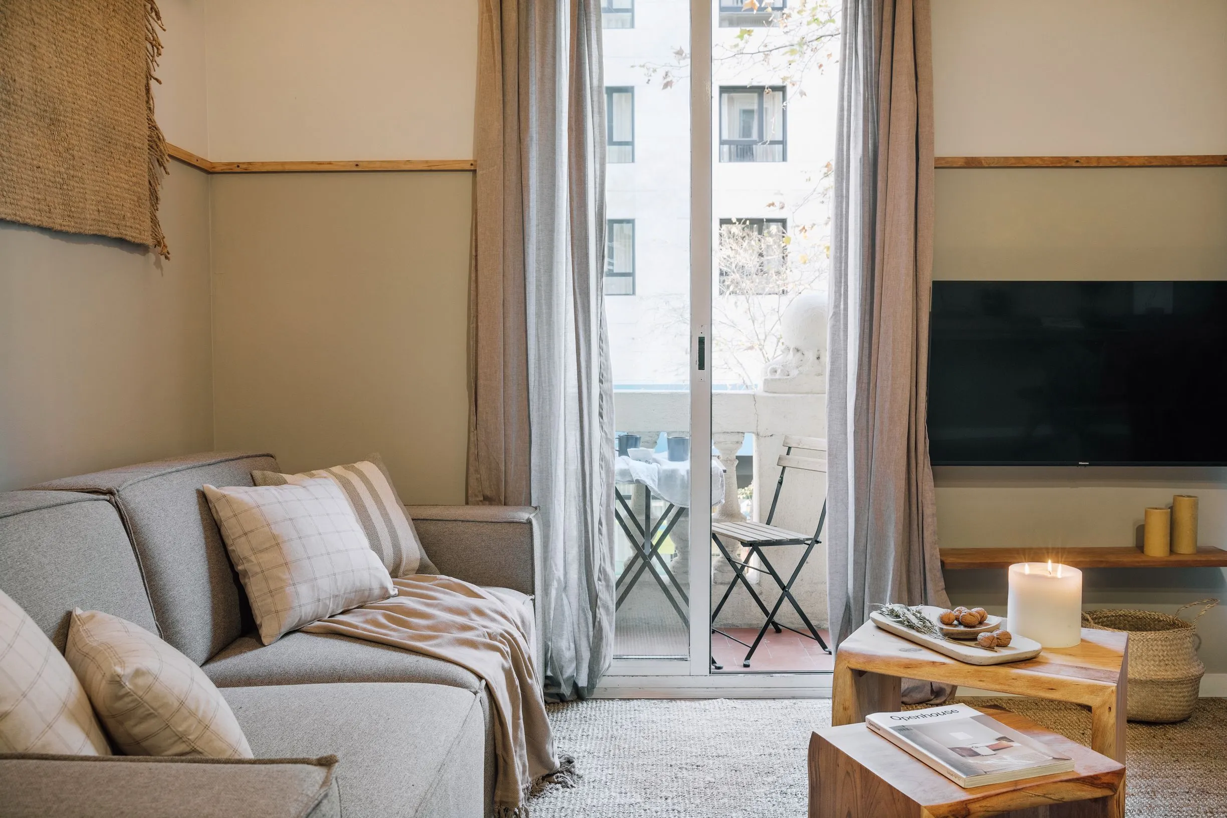 Curated 2-bed Flat With Private Office & Pro Tech For Remote Work In Barcelona #3
