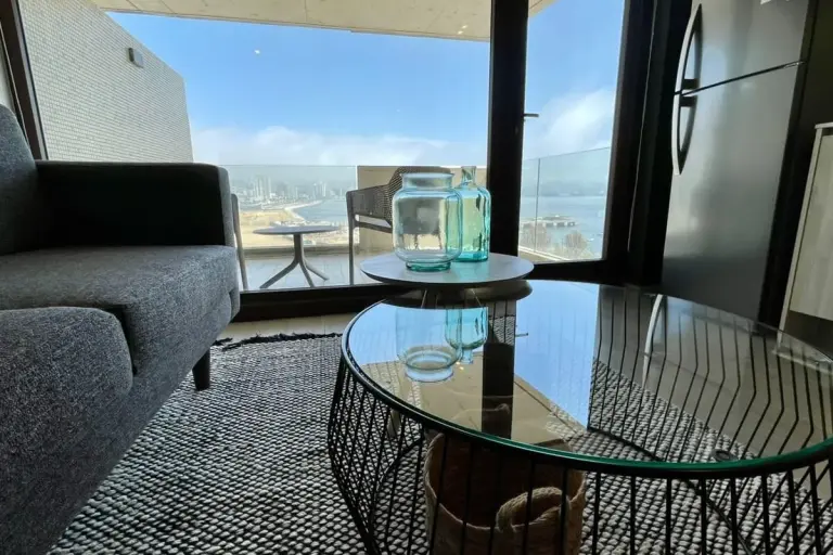 Sleek 30m2 Flat With Dedicated Home Office In Central Valparaiso For Remote Work