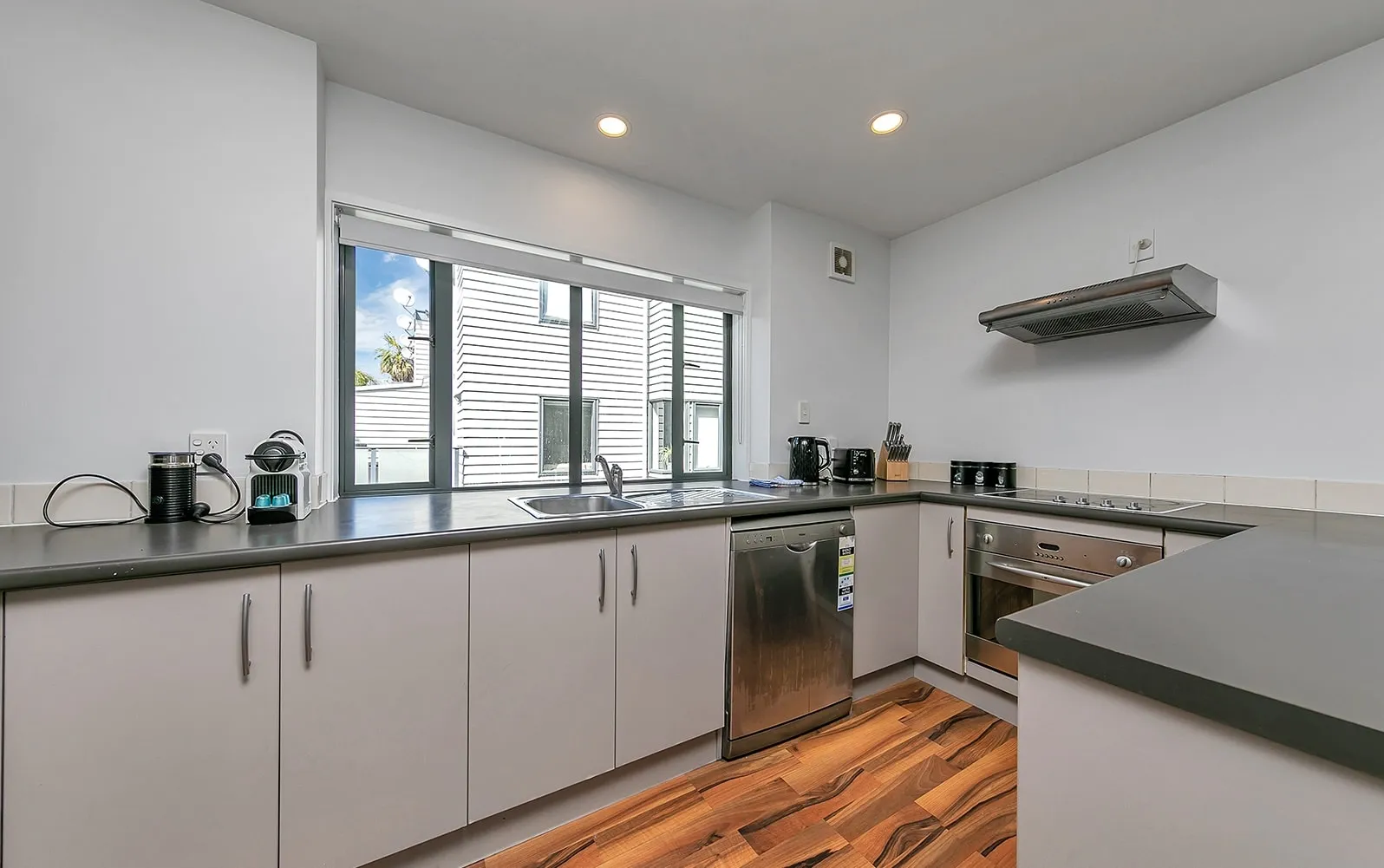 Trendy Charming 3br City Flat Auckland -- Fast Wifi & Dedicated Desk For Remote Work #4