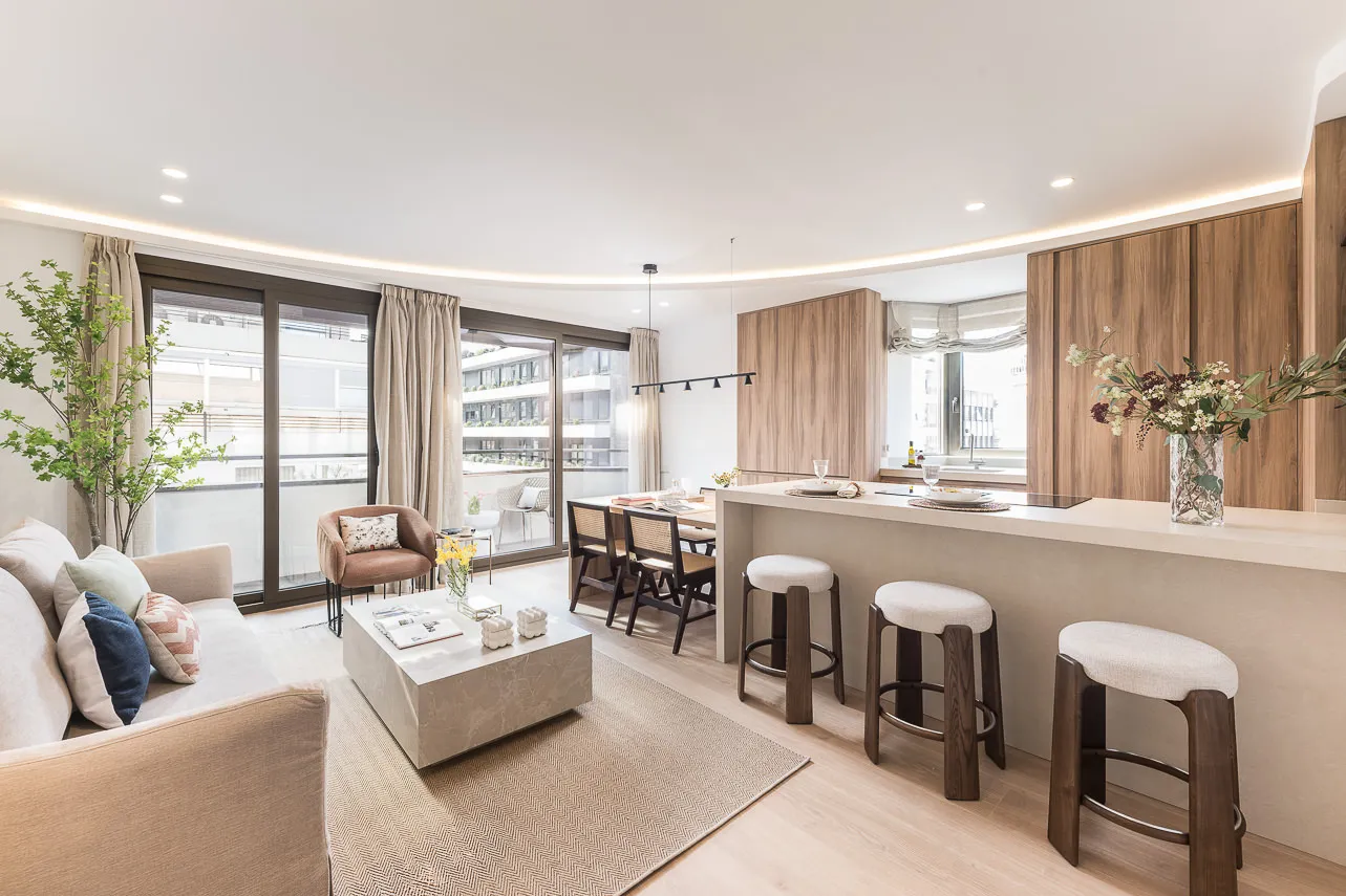 Spacious 2-br Flat For Remote Work In Madrid Salamanca - Home Office Ready