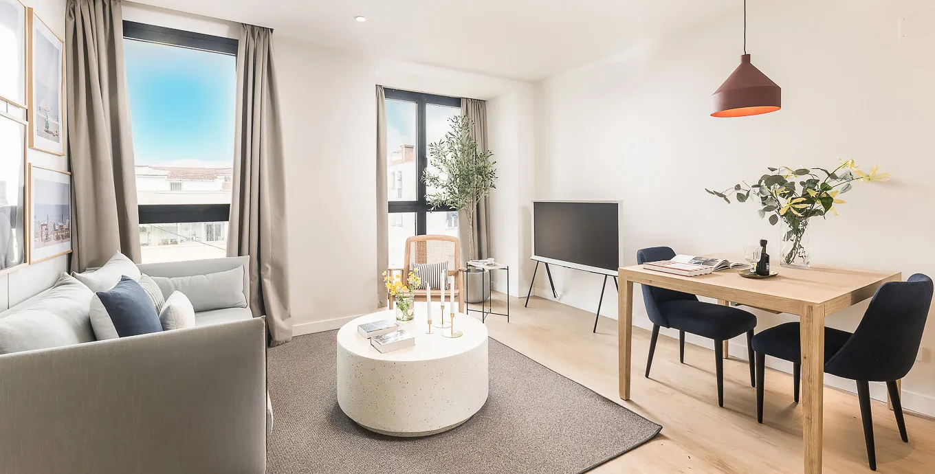 Trendy 37m2 Madrid Flat - Cozy Work-from-home Setup With Dedicated Desk & High-speed Wifi
