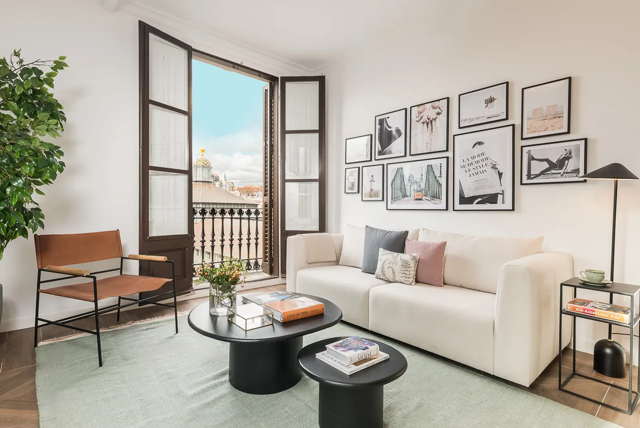 Chic 62m2 Barcelona Flat With Bright Home Office And City Views For Remote Professionals #4