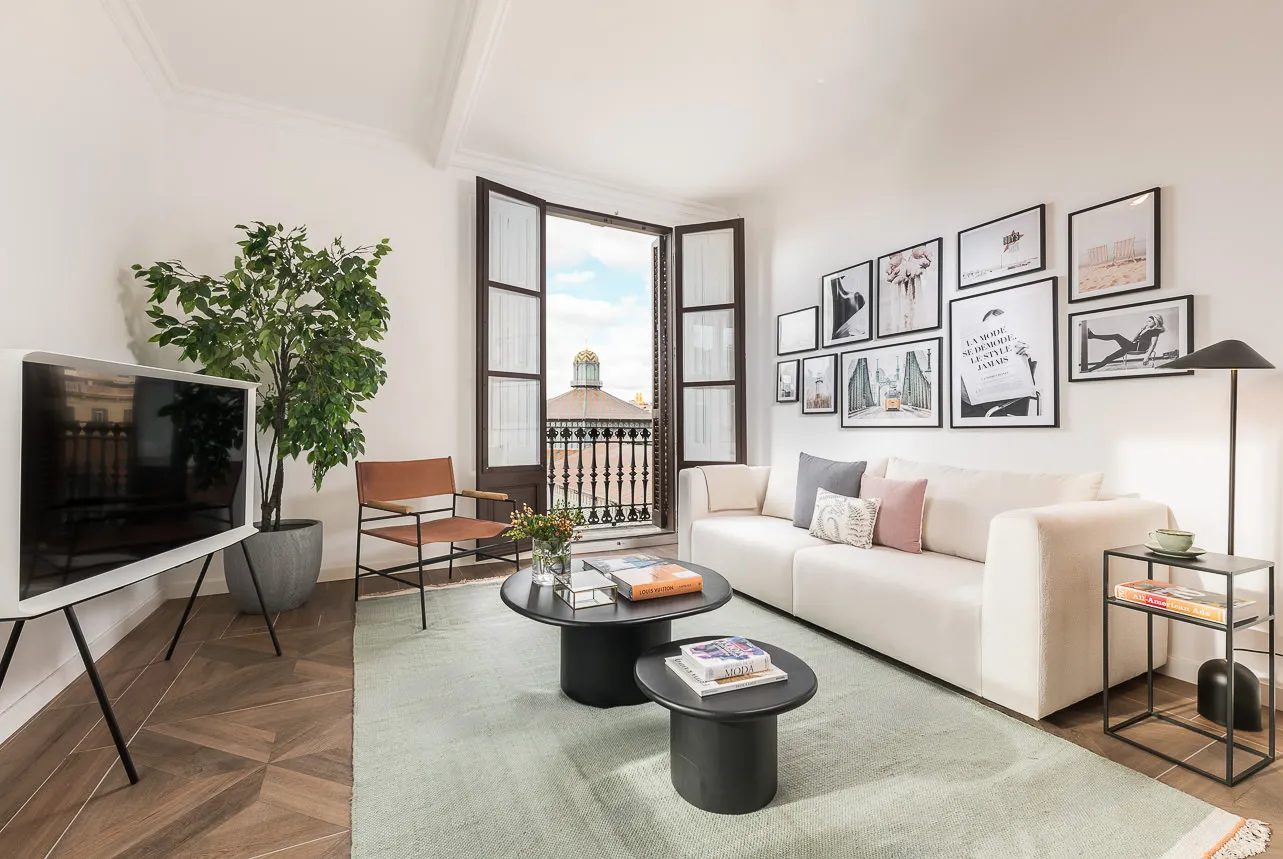 Chic 62m2 Barcelona Flat With Bright Home Office And City Views For Remote Professionals #2