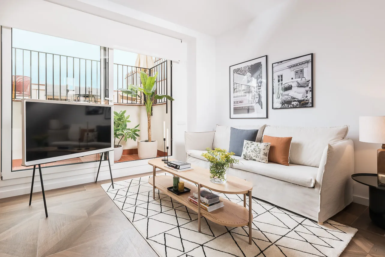 Contemporary 57m2 Barcelona Flat With Dedicated Home Office For Remote Work Efficiency #4