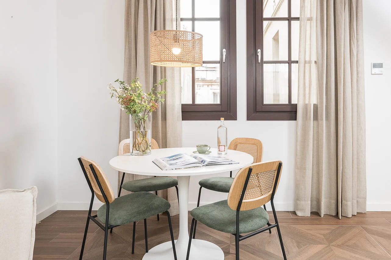 Contemporary 57m2 Barcelona Flat With Dedicated Home Office For Remote Work Efficiency #5