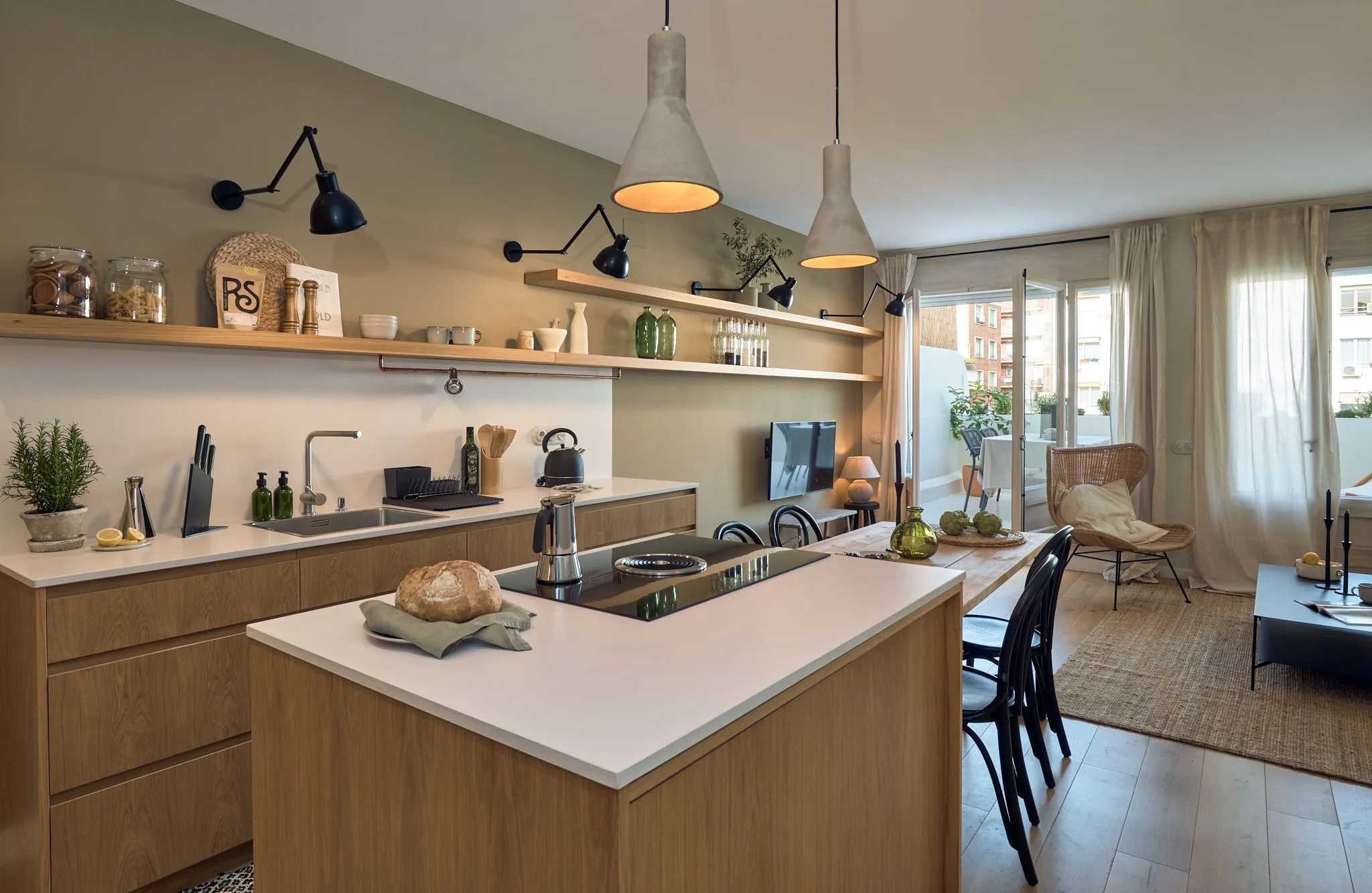 Luxurious 85m2 Barcelona Flat With High-speed Fiber & Professional Home Office Setup #3