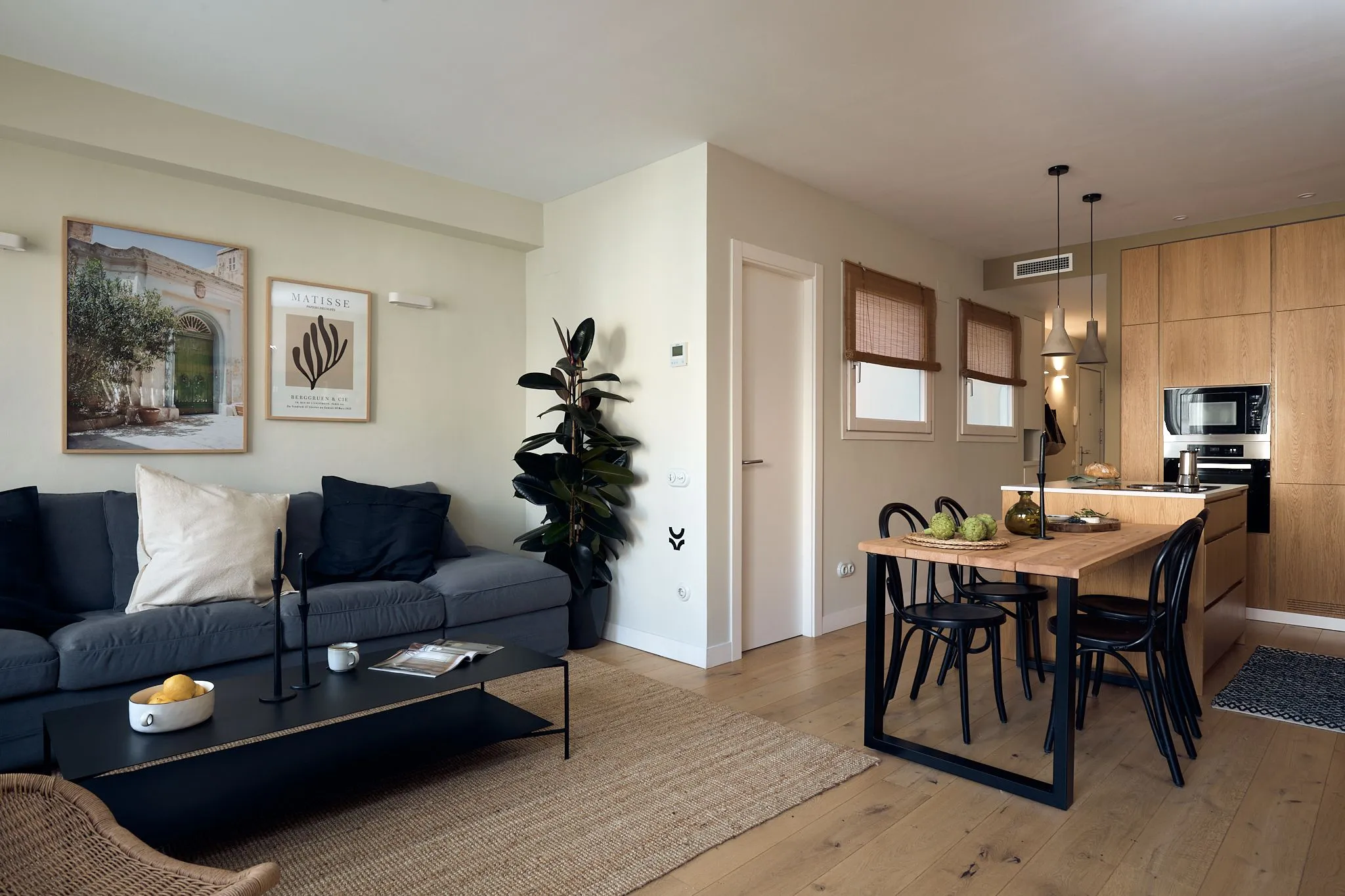 Luxurious 85m2 Barcelona Flat With High-speed Fiber & Professional Home Office Setup #5