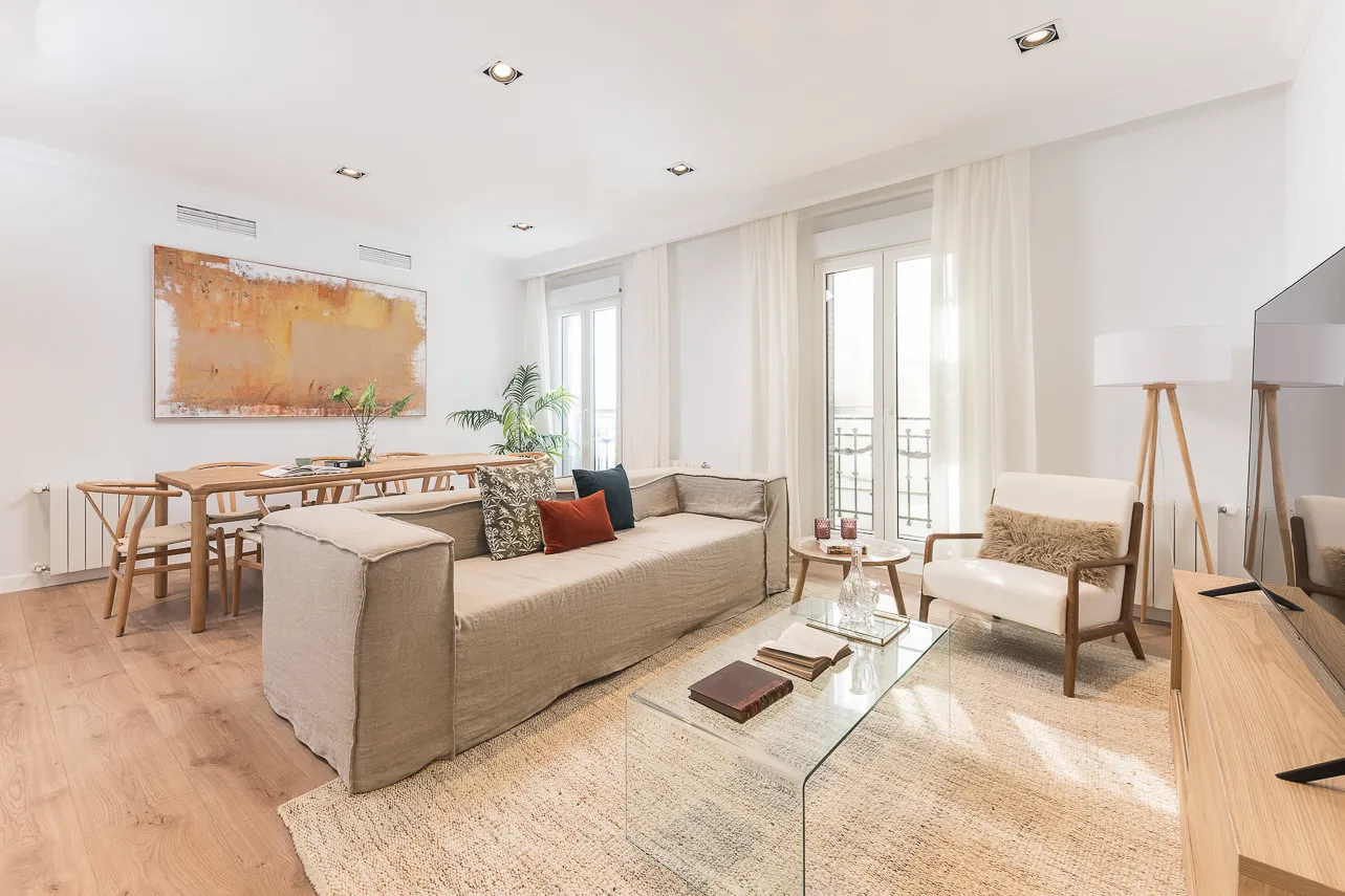 104m2 Madrid Flat With Bright Home Office And Spacious Layout For Remote Work #2