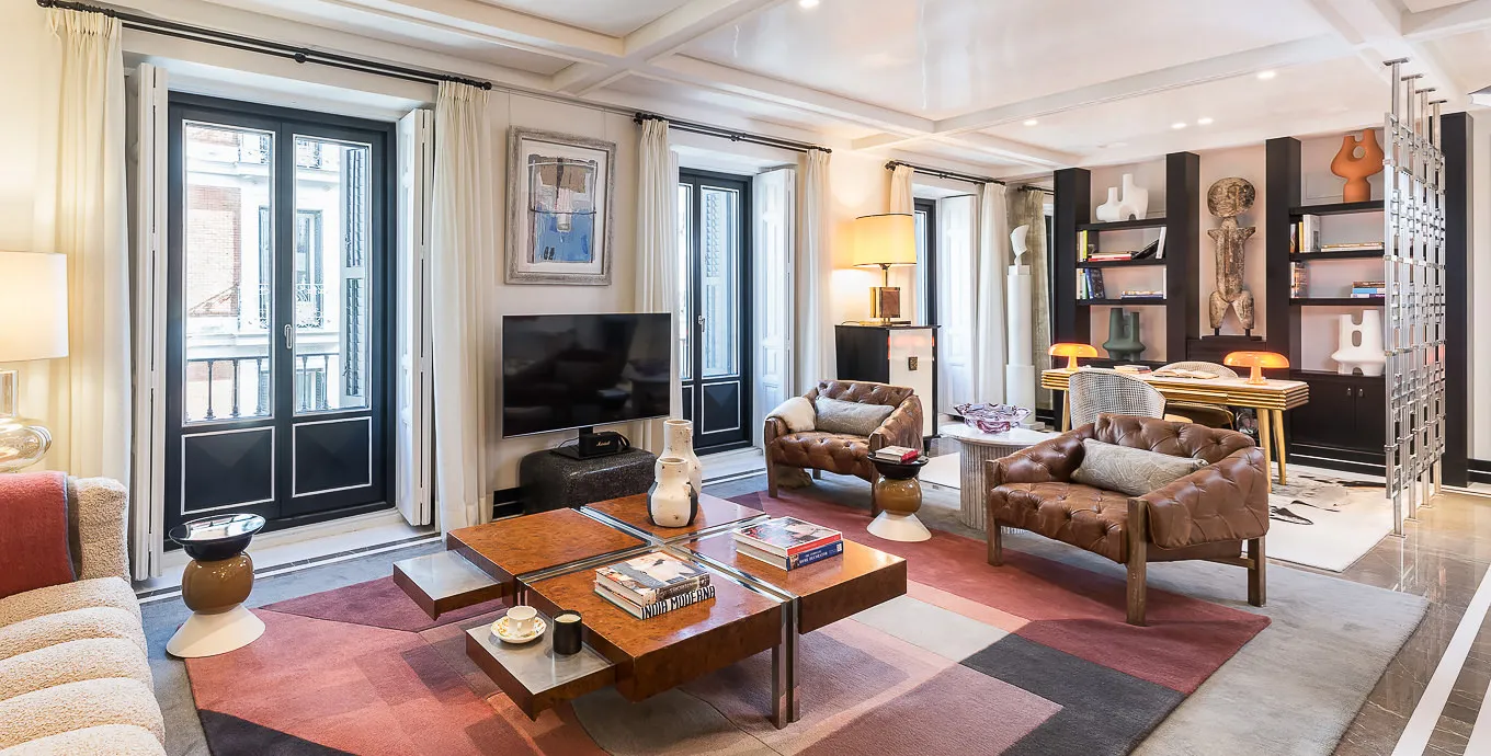 Luxurious Sky Residence With Spacious Home Office In Madrid's City Center
