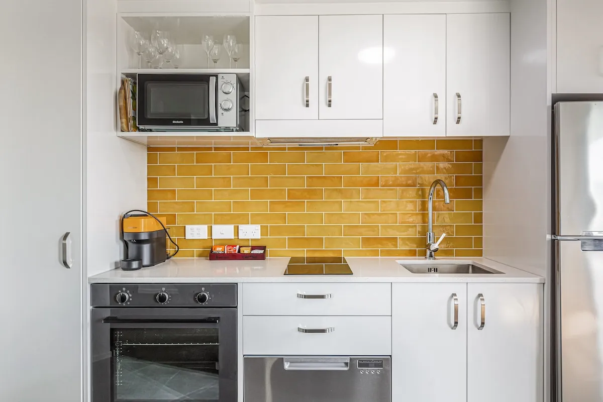 Auckland Chic Executive Flat - Efficient 1br, Built-in Home Office & Pool Access #2