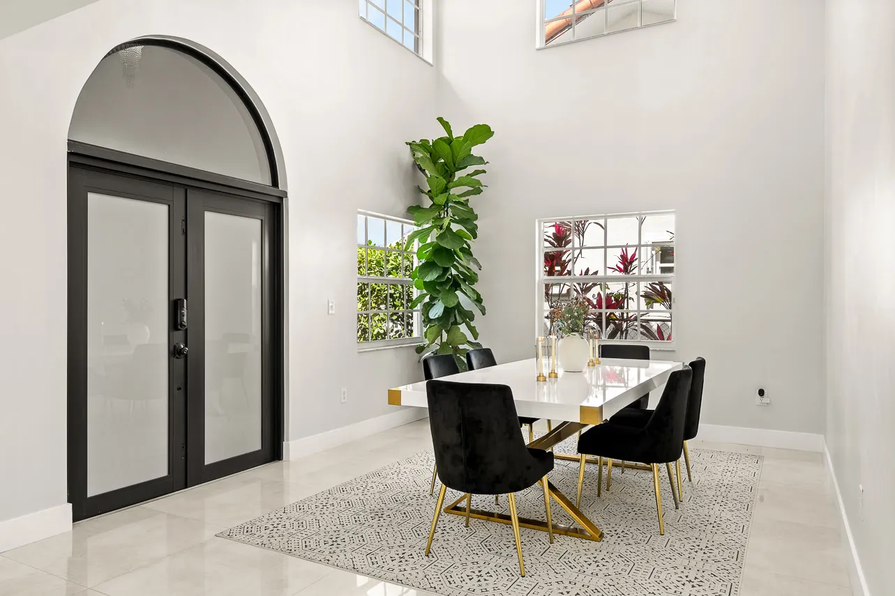 Modern 2-bedroom Executive Flat With Cozy Home Office In Coral Gables, Miami #5