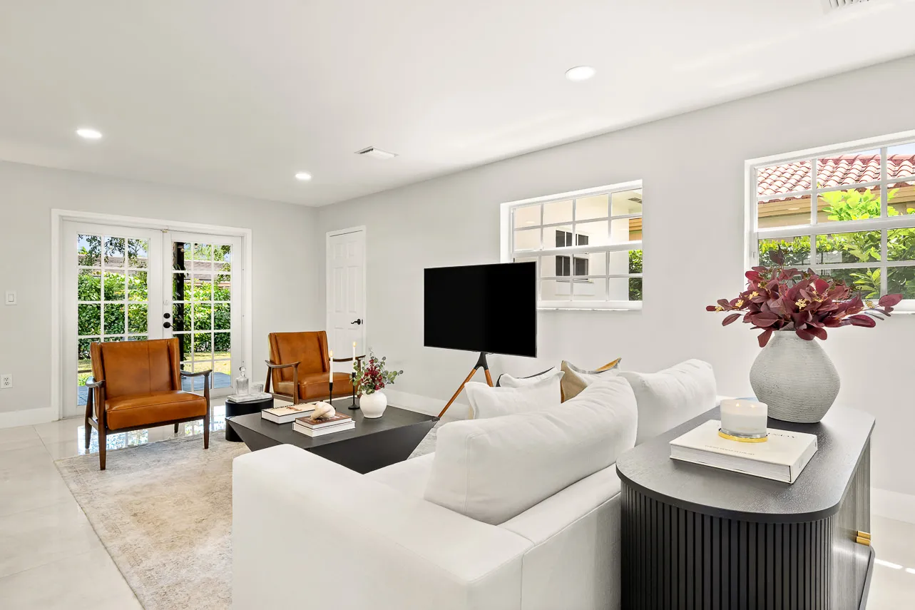 Modern 2-bedroom Executive Flat With Cozy Home Office In Coral Gables, Miami #3