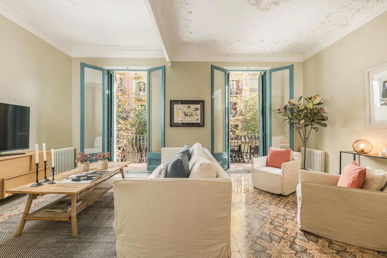 Generous Barcelona Flat With City Views And Dedicated Home Office For Remote Work #3