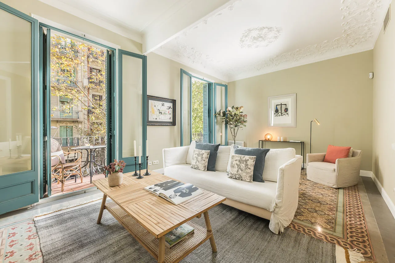 Generous Barcelona Flat With City Views And Dedicated Home Office For Remote Work #2
