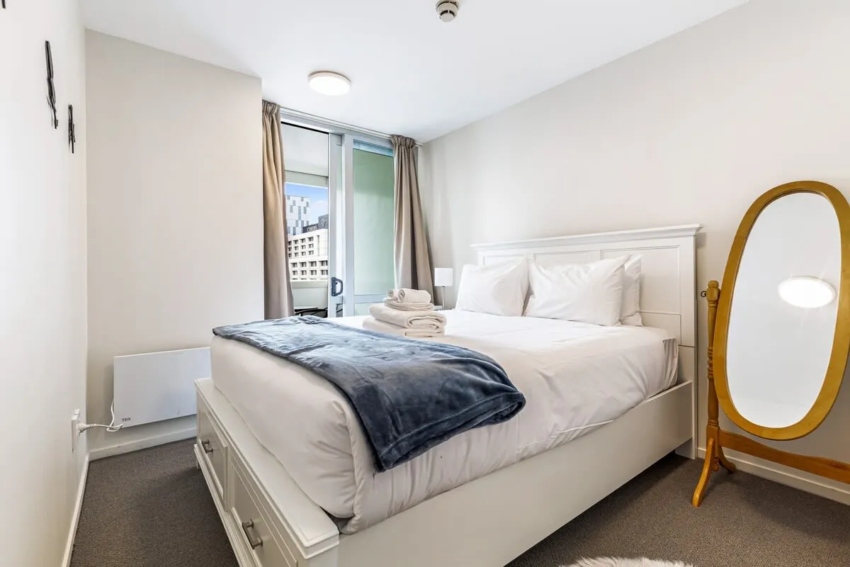 Sleek Auckland Flat -- Charming 1br Long-term Rental With Dedicated Work Nook & Balcony #2