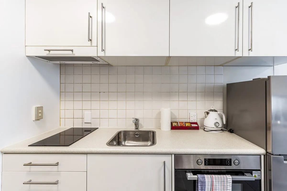 Sleek Auckland Flat -- Charming 1br Long-term Rental With Dedicated Work Nook & Balcony #4