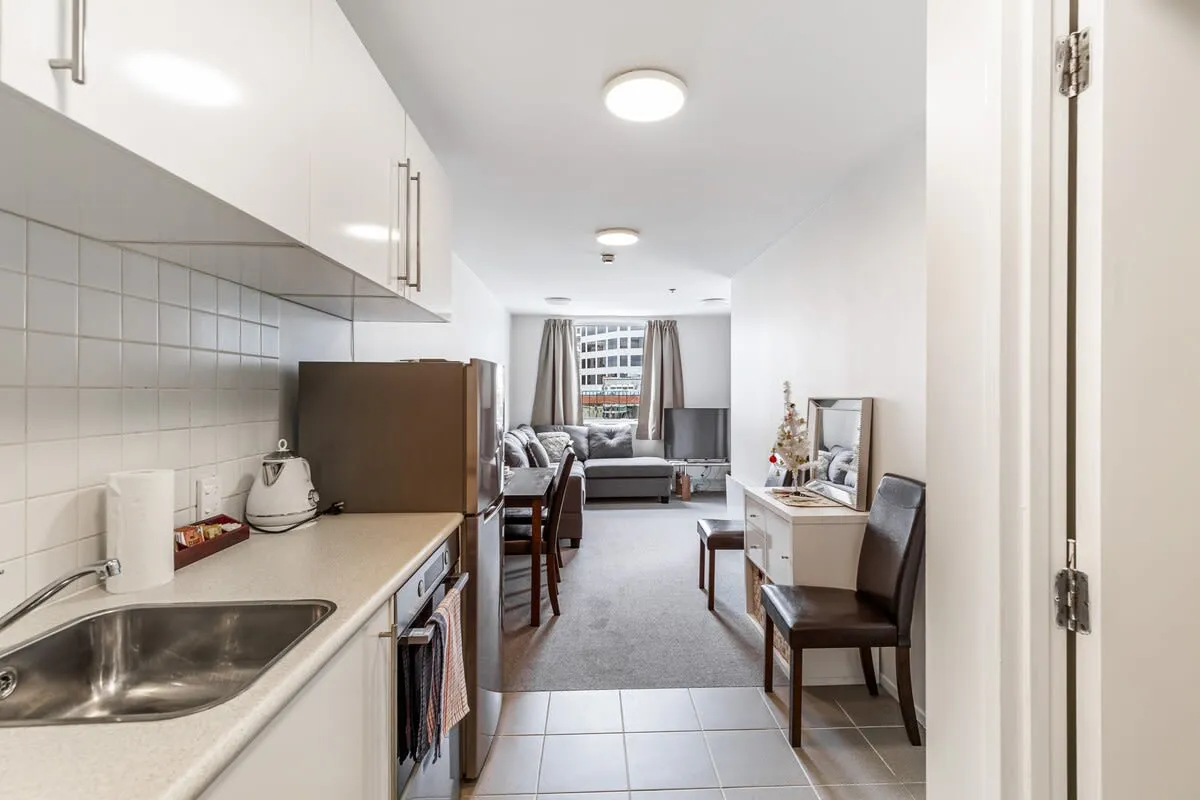 Sleek Auckland Flat -- Charming 1br Long-term Rental With Dedicated Work Nook & Balcony #3