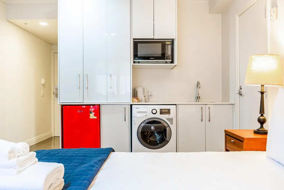 Sleek Charming Studio On Queen St, Auckland - Work-from-home Setup & Fast Wifi #5