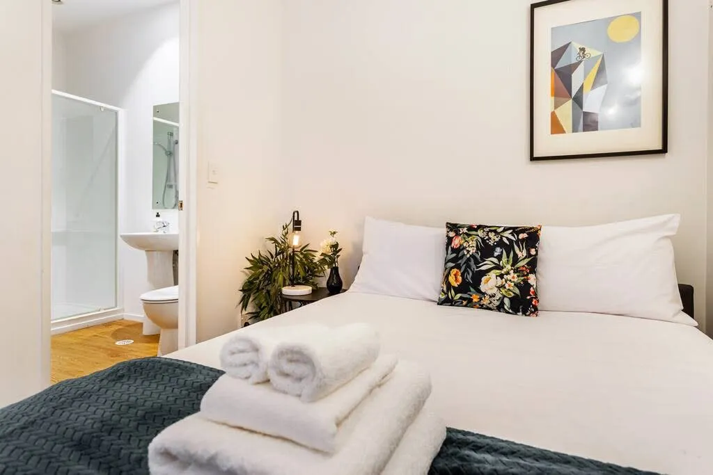 Impressive Compact 1-br Flat On Queen St - Digital-nomad Ready Home Office, Auckland