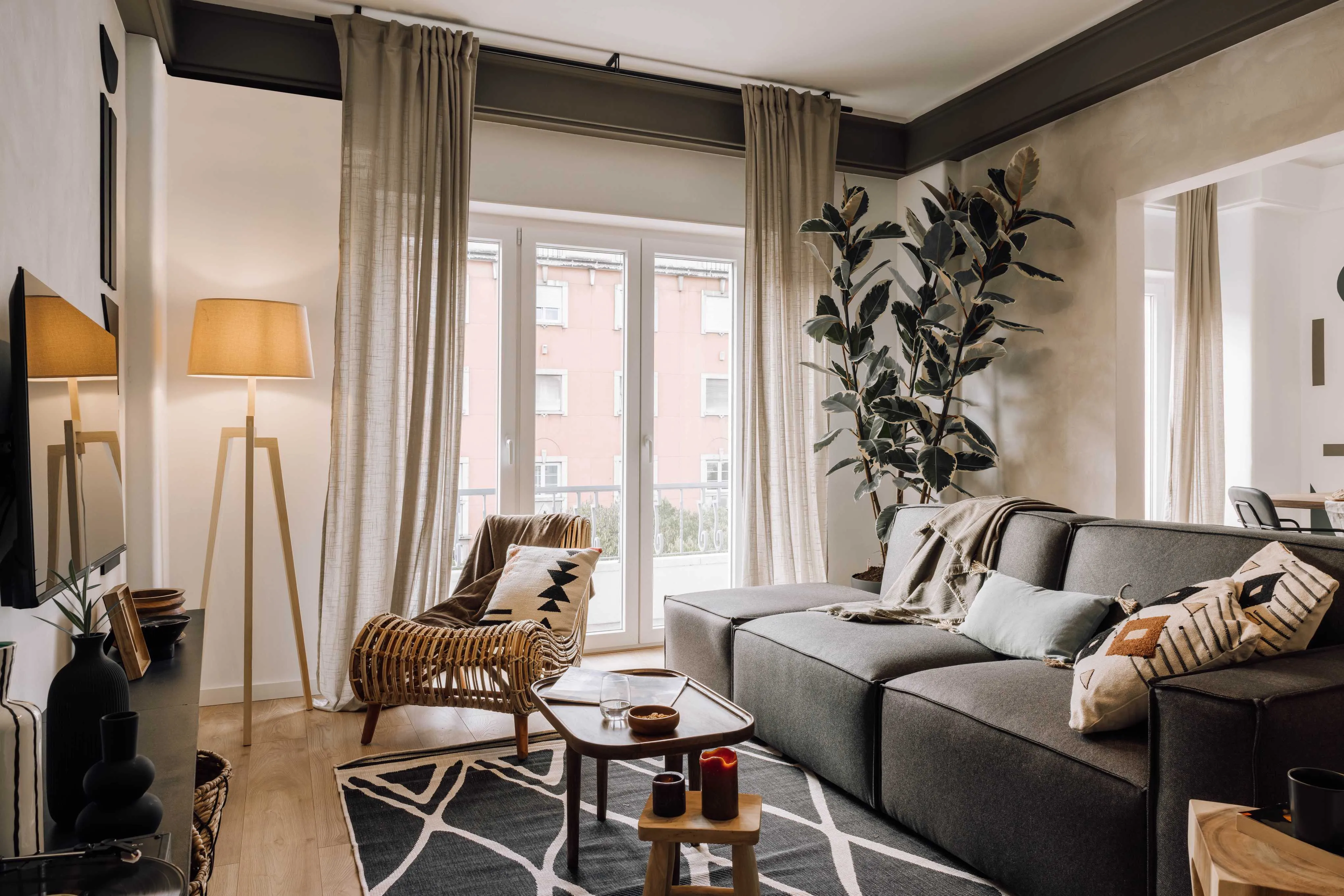 Trendsetting Sky Flat With High-speed Fiber & Professional Home Office In Lisbon #2