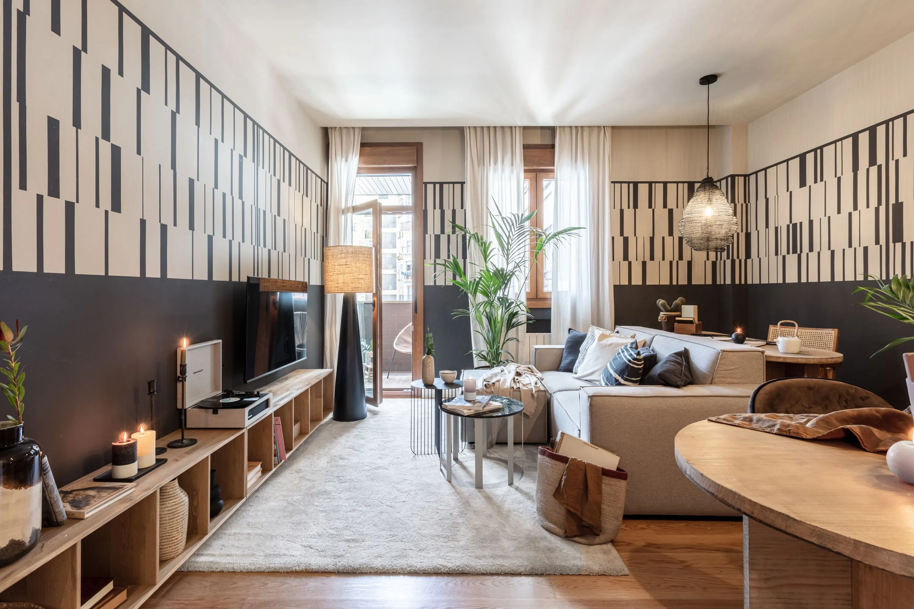 Spacious Madrid Executive Flat With Pro Home Office & Gigabit Internet #3
