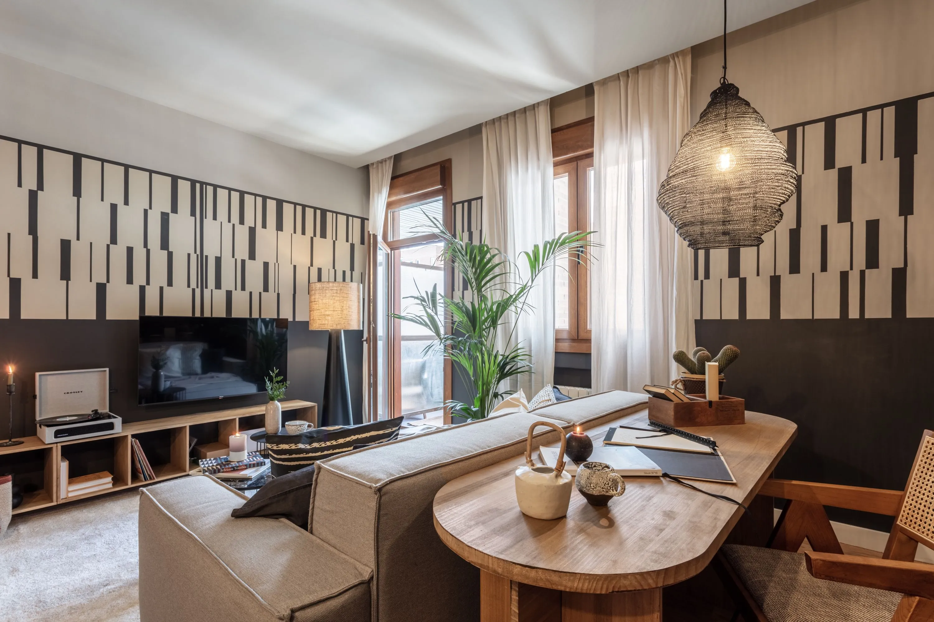 Spacious Madrid Executive Flat With Pro Home Office & Gigabit Internet #4