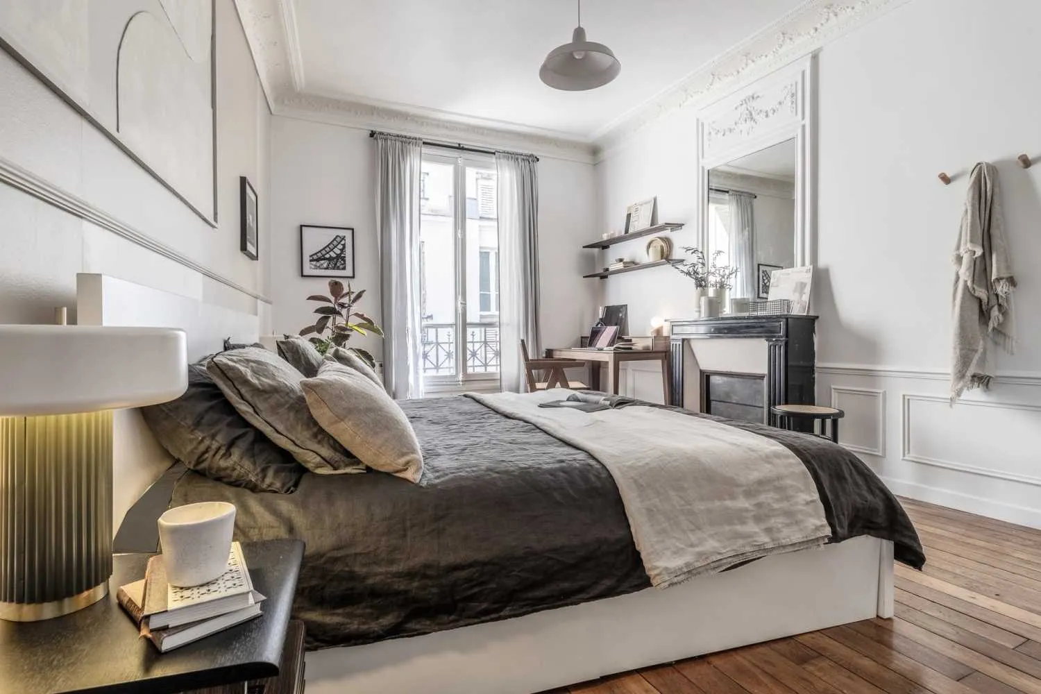 Spacious Parisian Flat With High-speed Fiber & Pro Workspace For Remote Work Success #5
